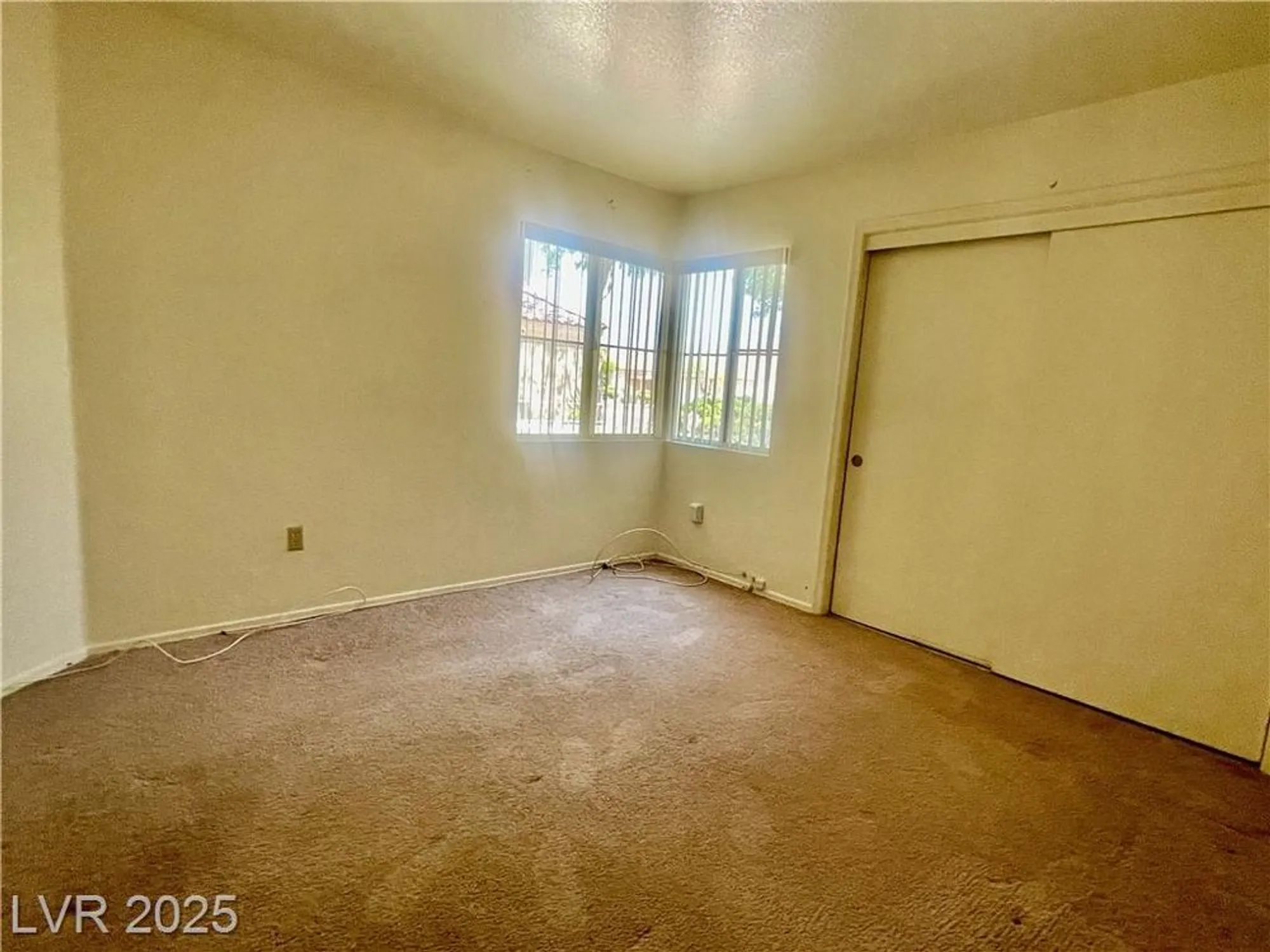 Property Slideshow image 5 of 8 | 2465 palmridge dr, Las Vegas, NV, 89134