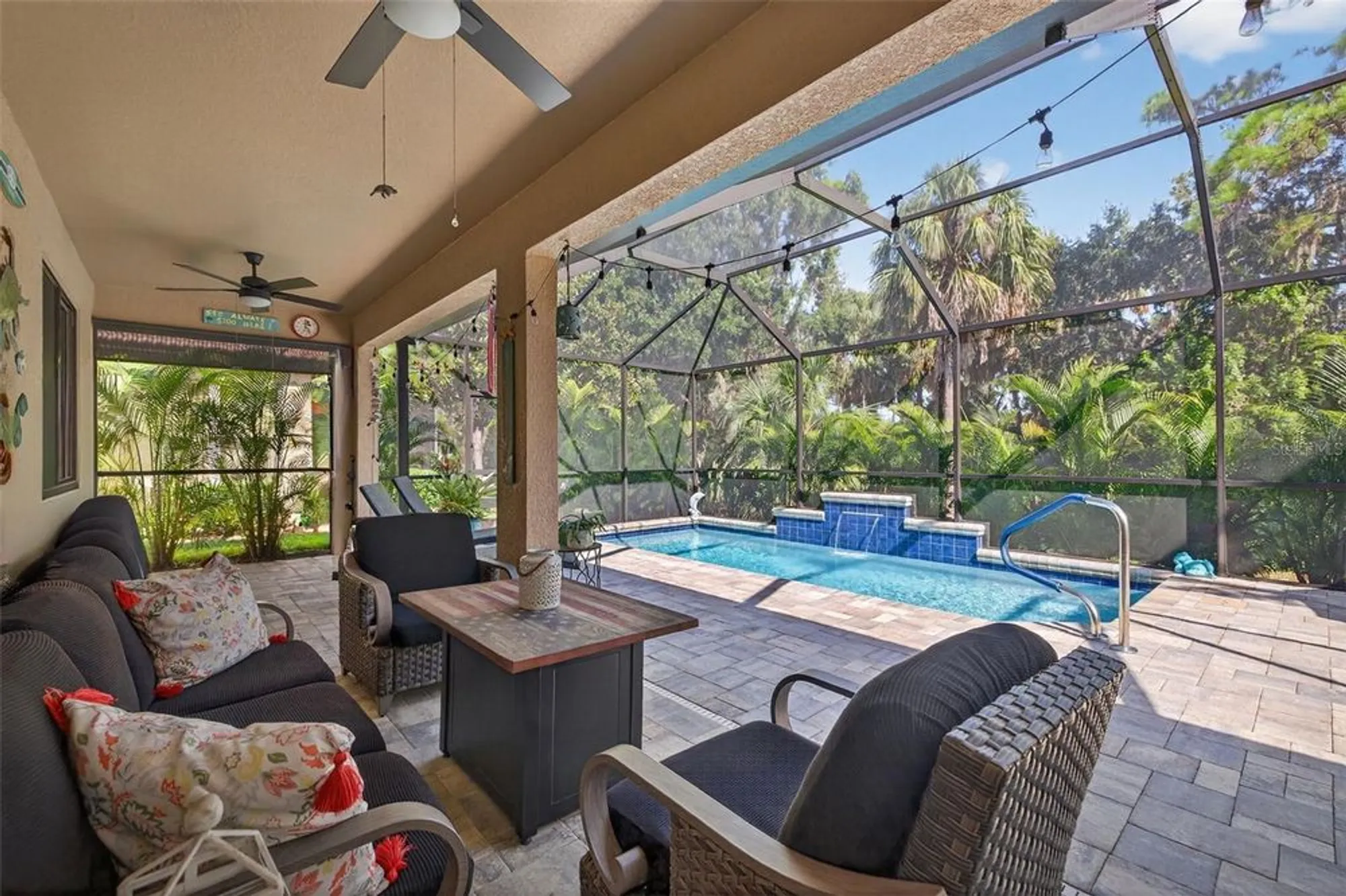 Property Slideshow image 32 of 55 | 359 laurel falls dr, Apollo Beach, FL, 33572