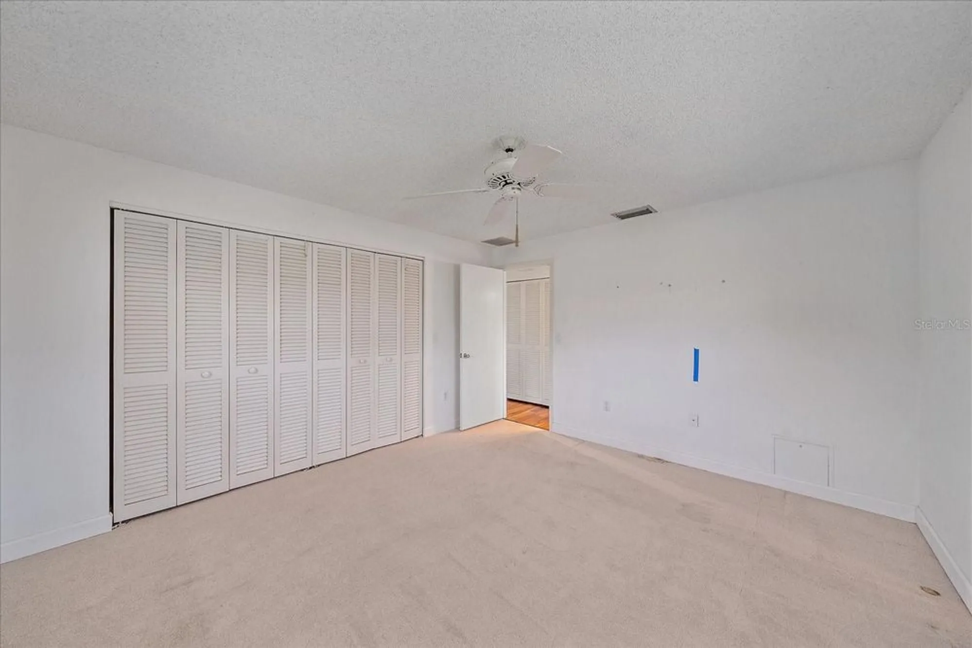 Property Slideshow image 27 of 36 | 7077 w country club dr, Sarasota, FL, 34243