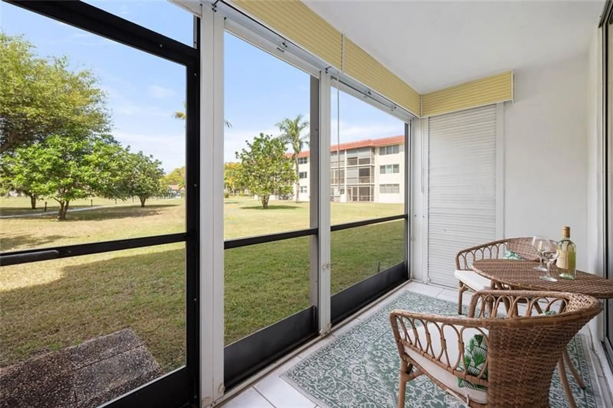 Property Slideshow image 20 of 36 | 9420 s hollybrook lake dr 109, Pembroke Pines, FL, 33025
