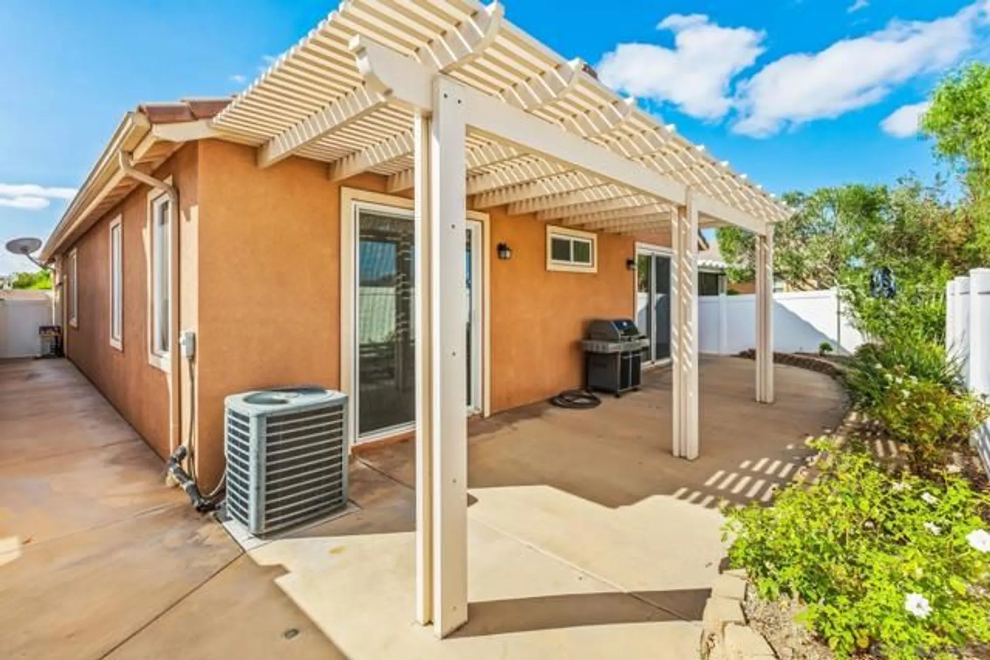 Property Slideshow image 16 of 26 | 26684 rim creek path, Menifee, CA, 92584