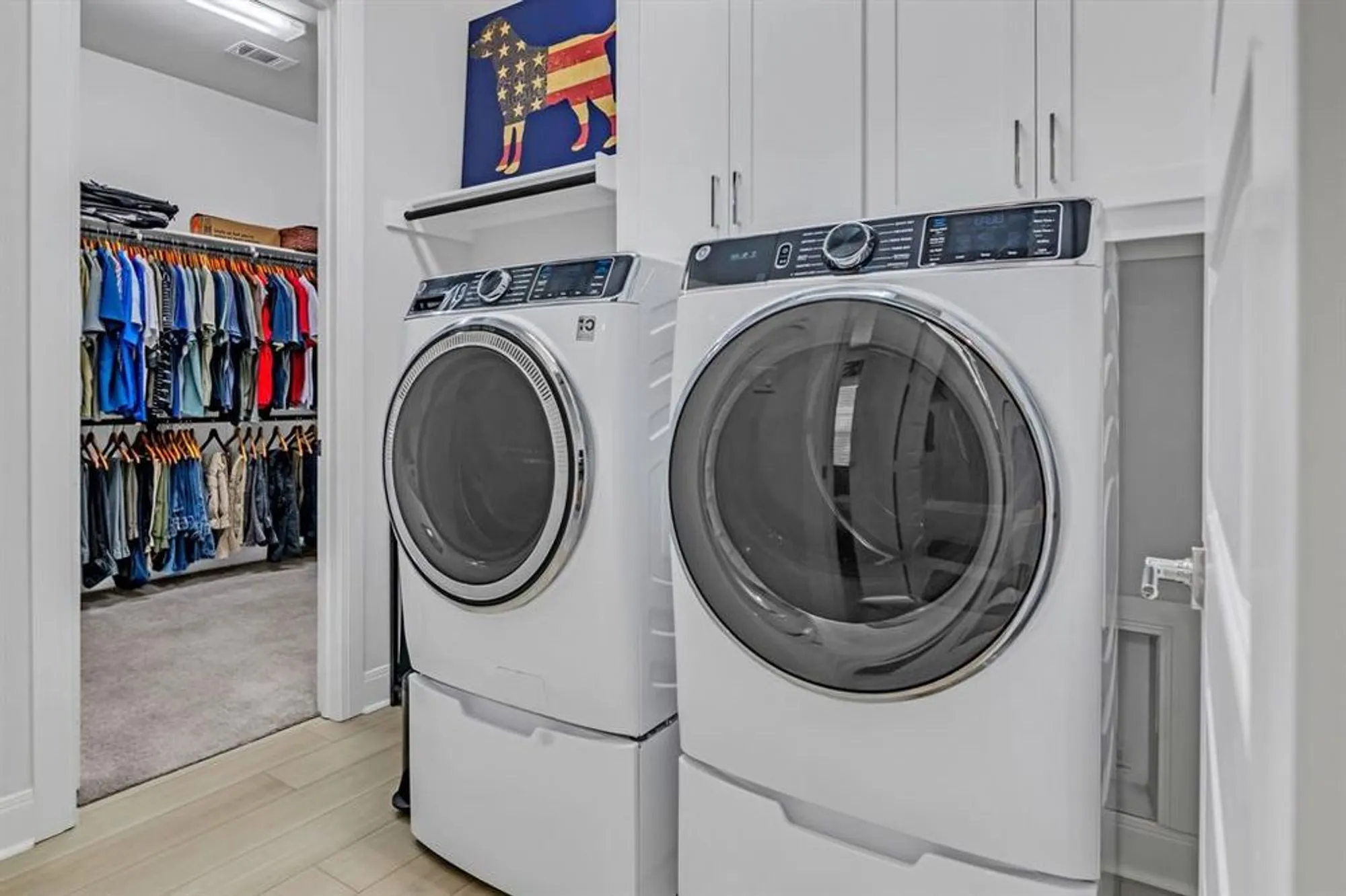 Property Slideshow image 22 of 39 | 4818 emerald grv, Arlington, TX, 76005