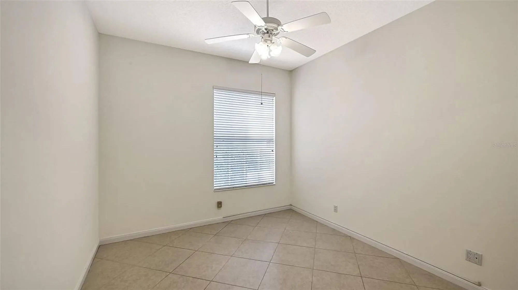 Property Slideshow image 38 of 100 | 5679 ferrara dr, Sarasota, FL, 34238