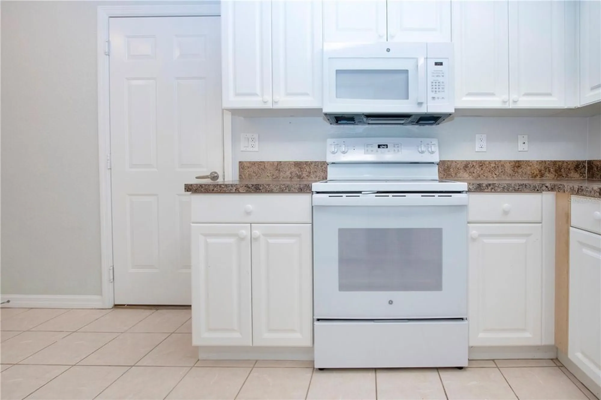 Property Slideshow image 24 of 71 | 6426 bay cedar ln # 101, Bradenton, FL, 34203