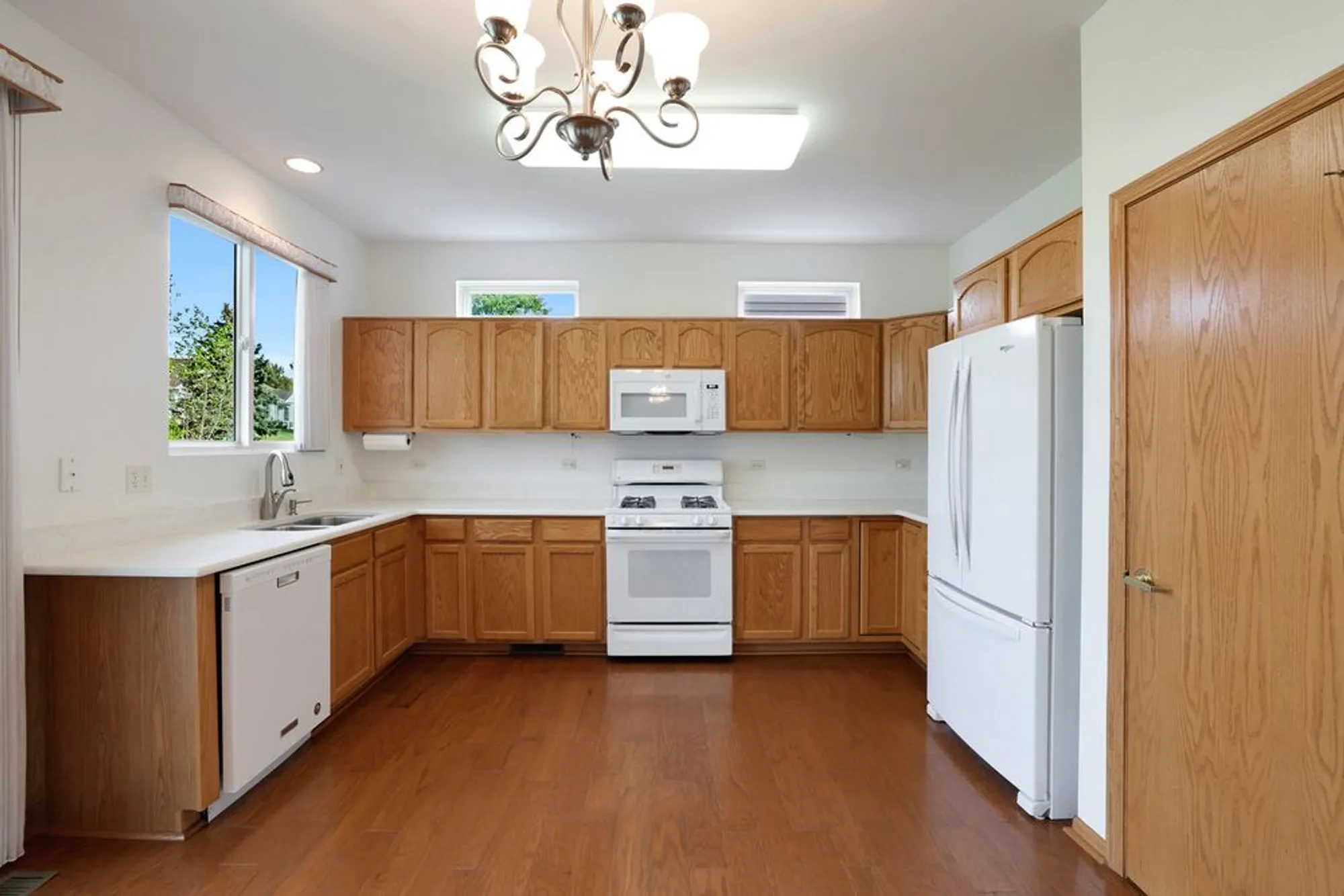 Property Slideshow image 11 of 43 | 12250 songbird ln, Huntley, IL, 60142