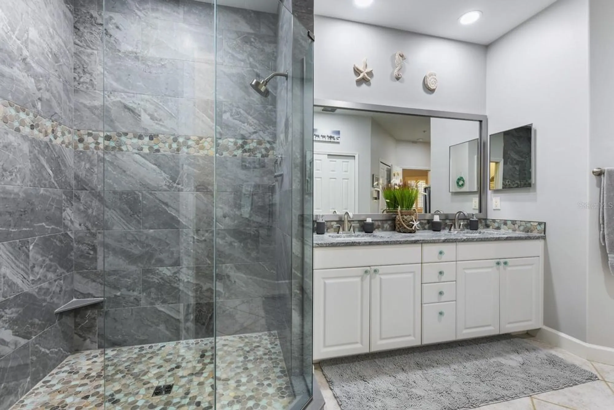 Property Slideshow image 29 of 61 | 3328 sunset key cir d, Punta Gorda, FL, 33955