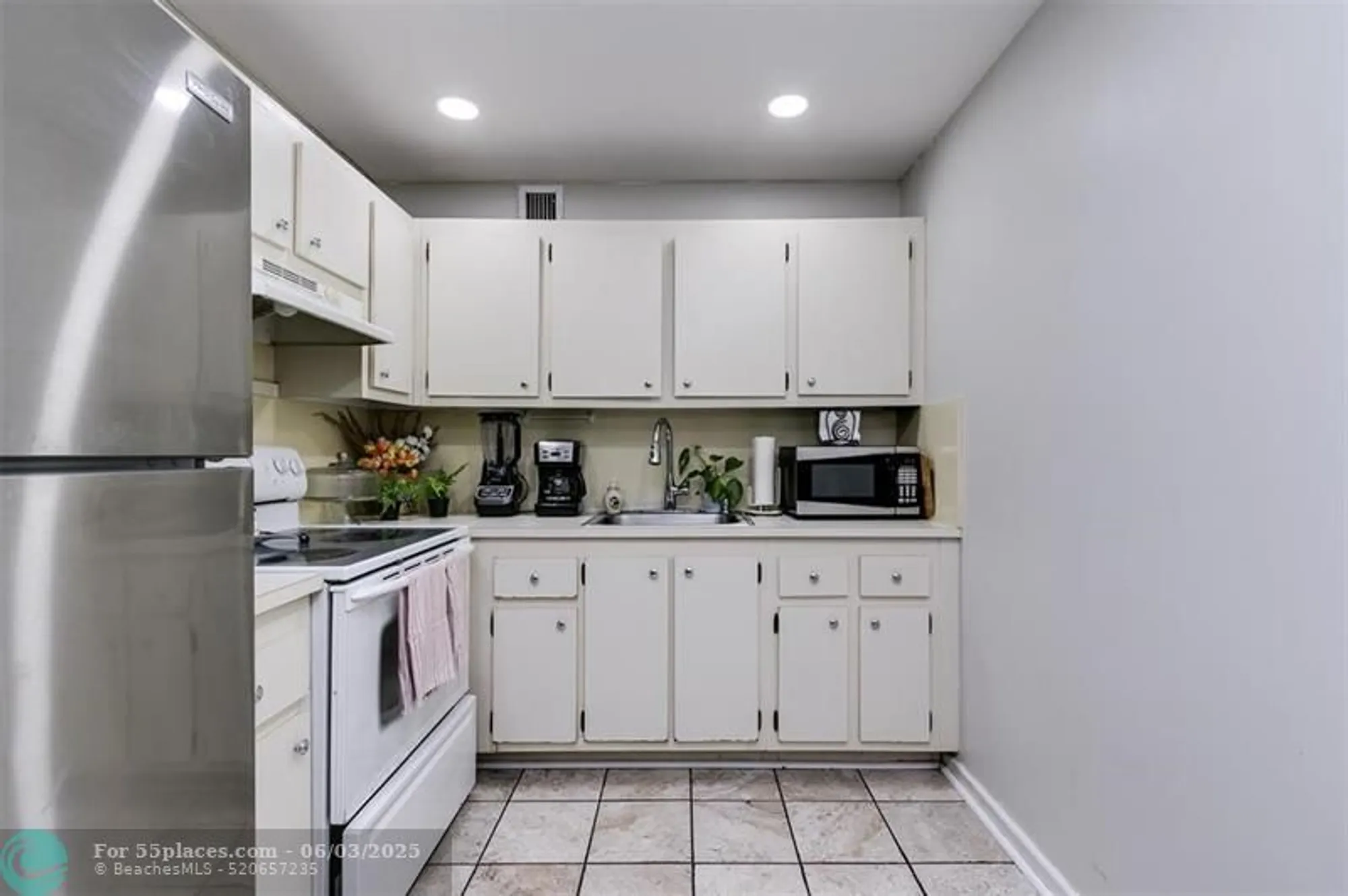 Property Slideshow image 12 of 29 | 13475 sw 9th st apt 306, Pembroke Pines, FL, 33027