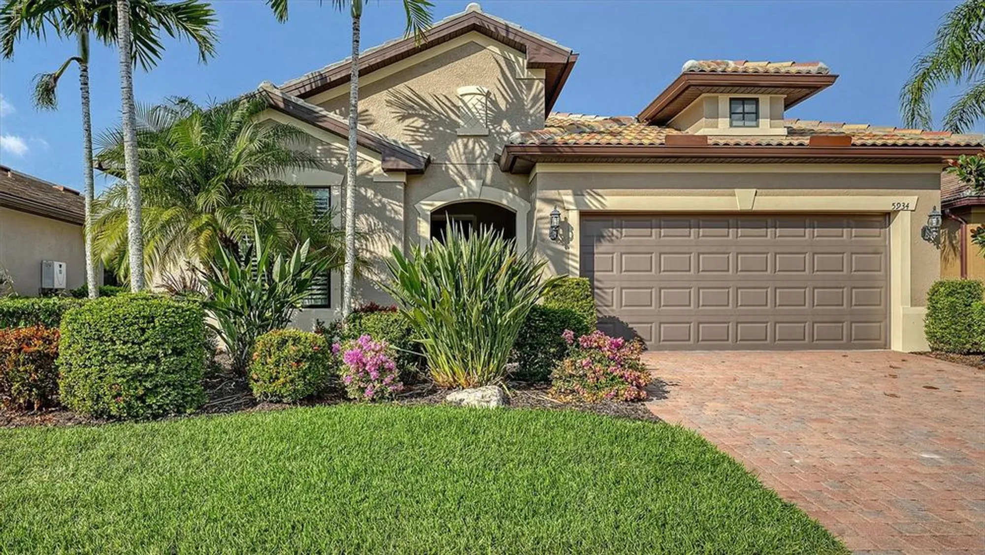 Property Slideshow image 5 of 64 | 5934 caspian tern dr, Sarasota, FL, 34238