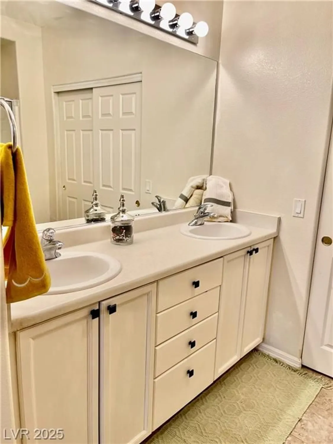 Property Slideshow image 22 of 57 | 4534 regalo bello st, Las Vegas, NV, 89135