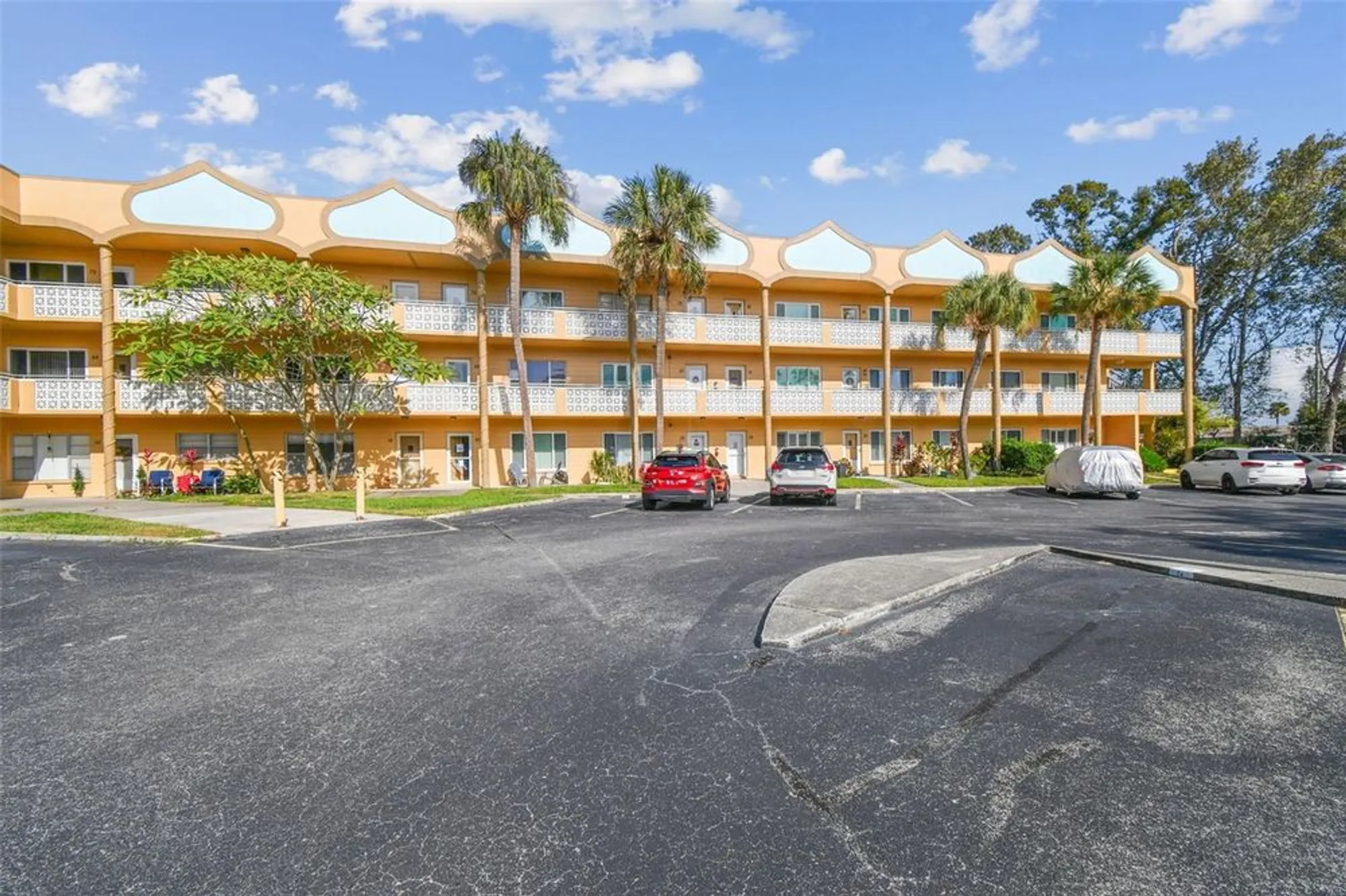 Property Slideshow image 5 of 73 | 2466 ecuadorian way apt 6, Clearwater, FL, 33763
