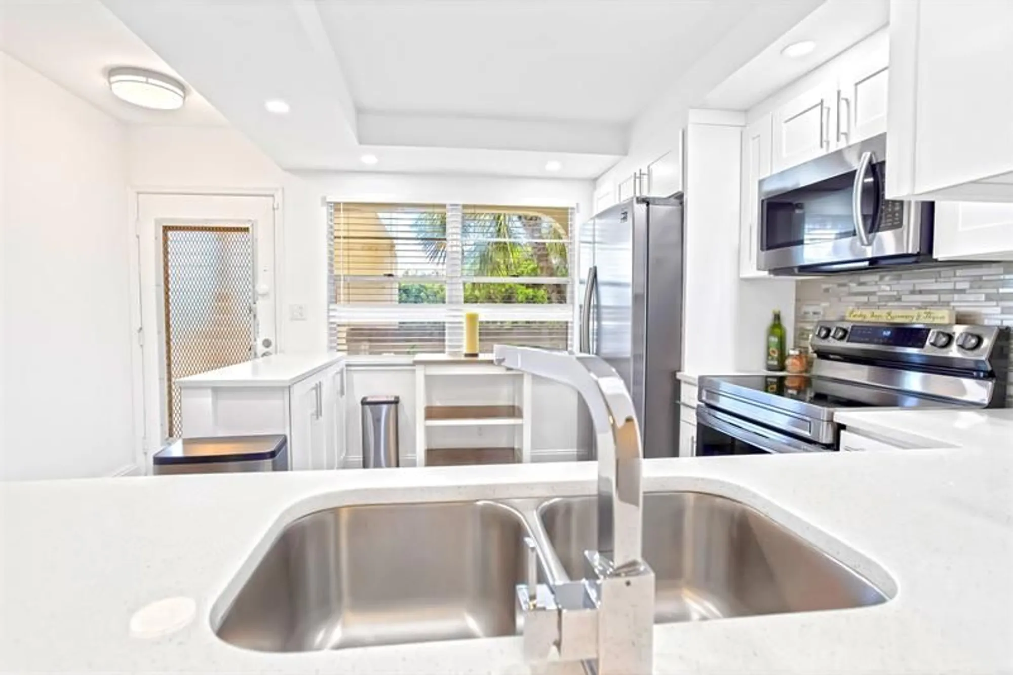 Property Slideshow image 11 of 46 | 2805 victoria way f 2, Coconut Creek, FL, 33066