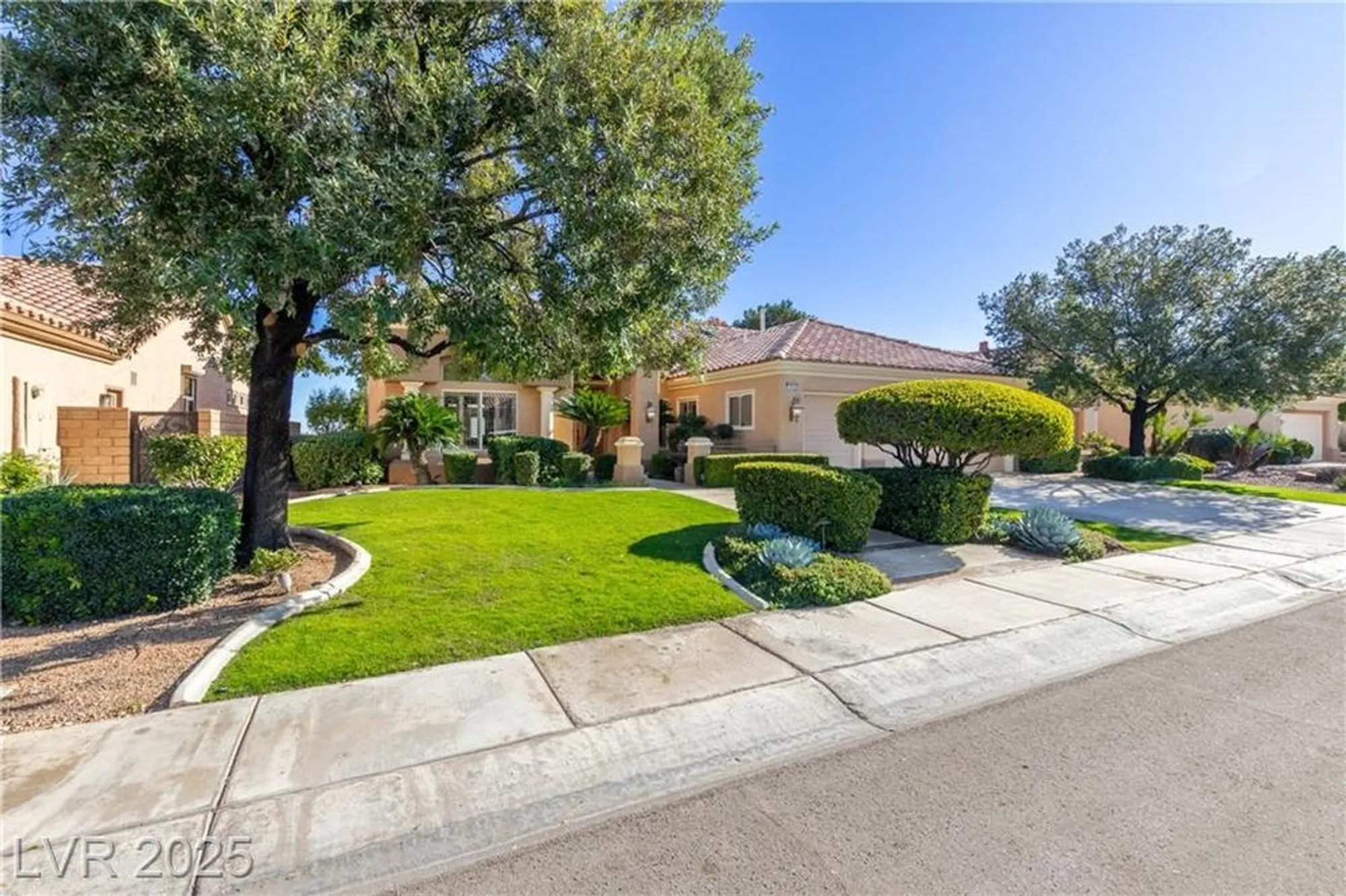 Property Slideshow image 5 of 29 | 3024 highland falls dr, Las Vegas, NV, 89134