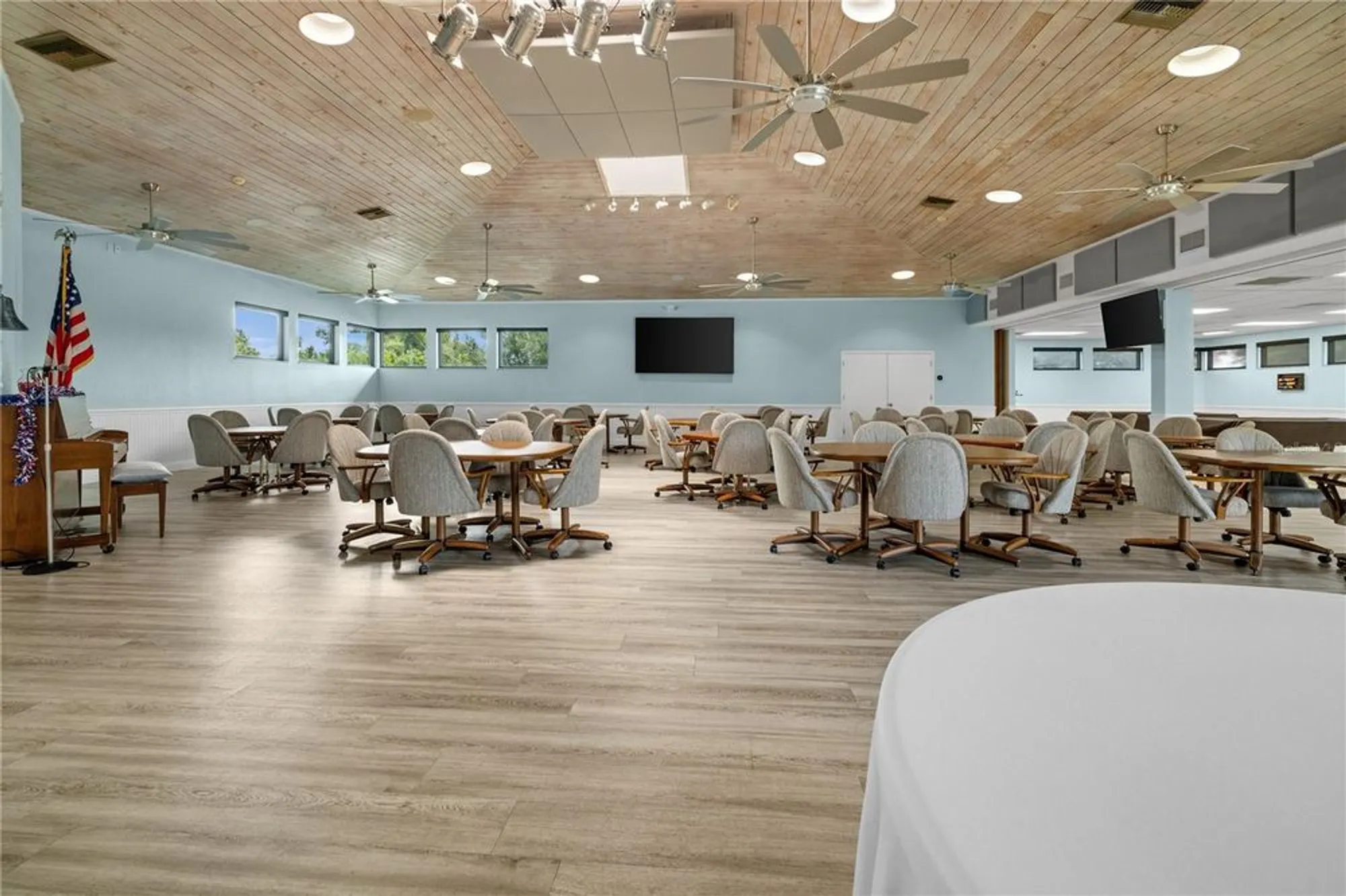 Property Slideshow image 34 of 45 | 115 park forest blvd, Englewood, FL, 34223