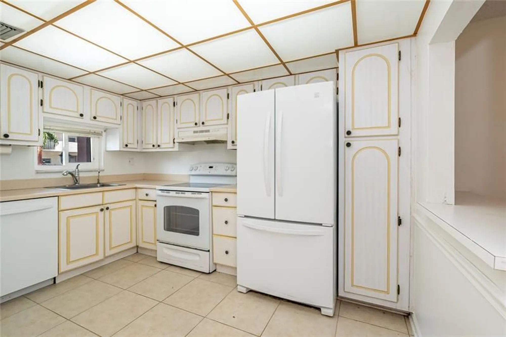 Property Slideshow image 1 of 81 | 8960 s hollybrook blvd 103, Pembroke Pines, FL, 33025