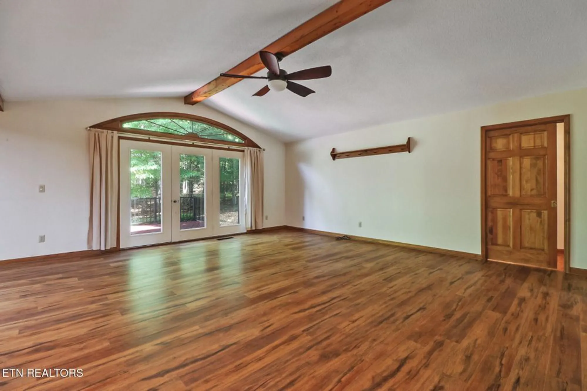 Property Slideshow image 8 of 51 | 143 sugarbush cir, Crossville, TN, 38558