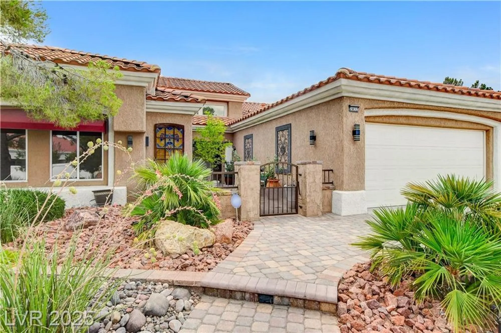 Property Slideshow image 5 of 80 | 2832 castle bar dr, Las Vegas, NV, 89134