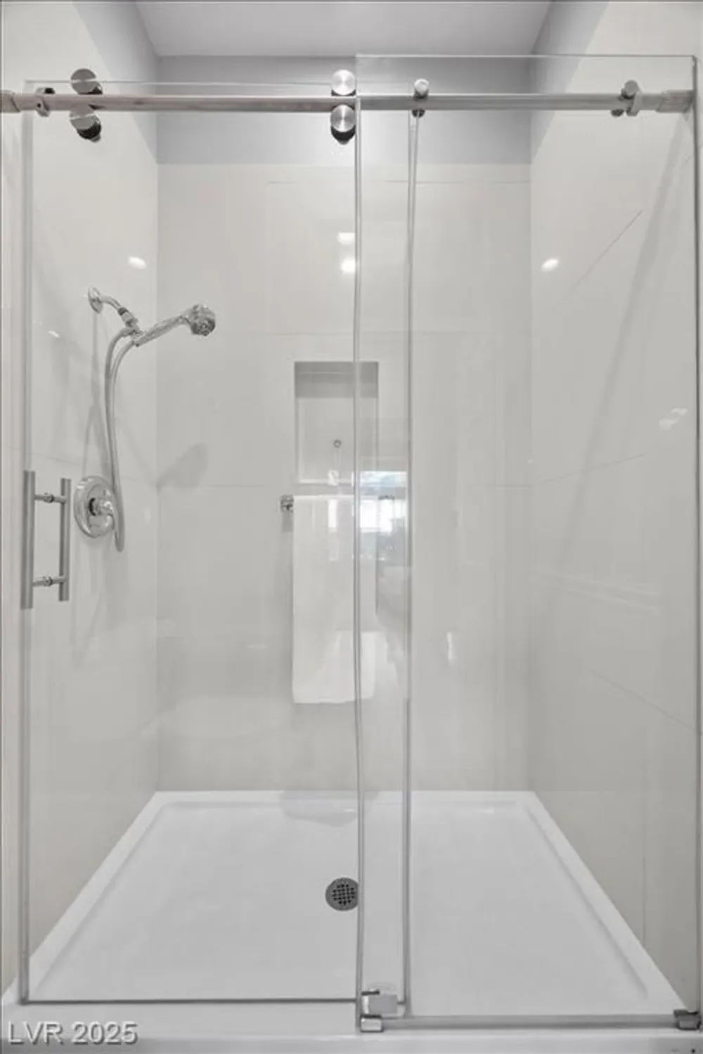 Property Slideshow image 23 of 33 | 9352 villa ridge dr, Las Vegas, NV, 89134