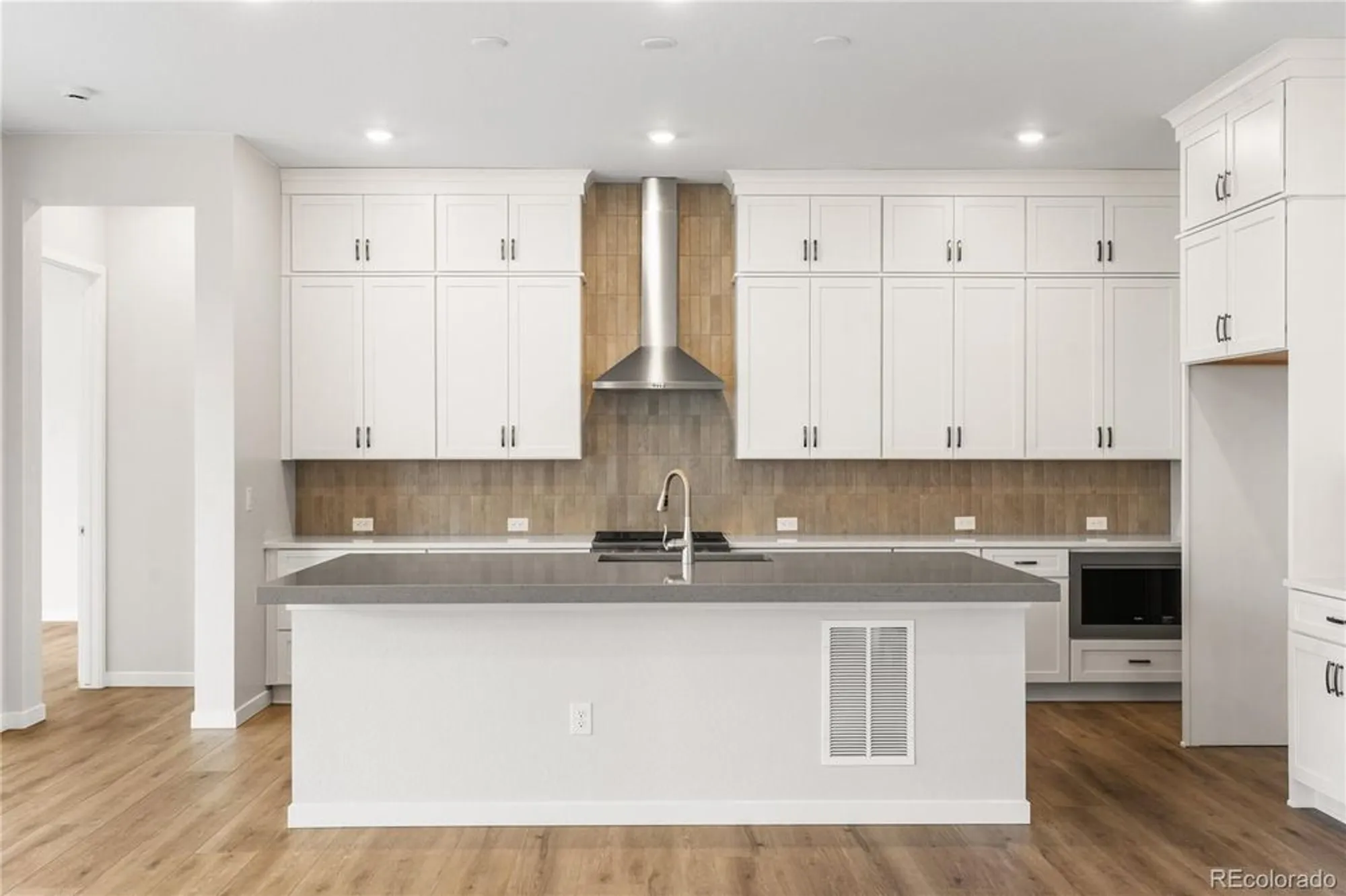 Property Slideshow image 13 of 31 | 11116 stonepath st, Littleton, CO, 80125