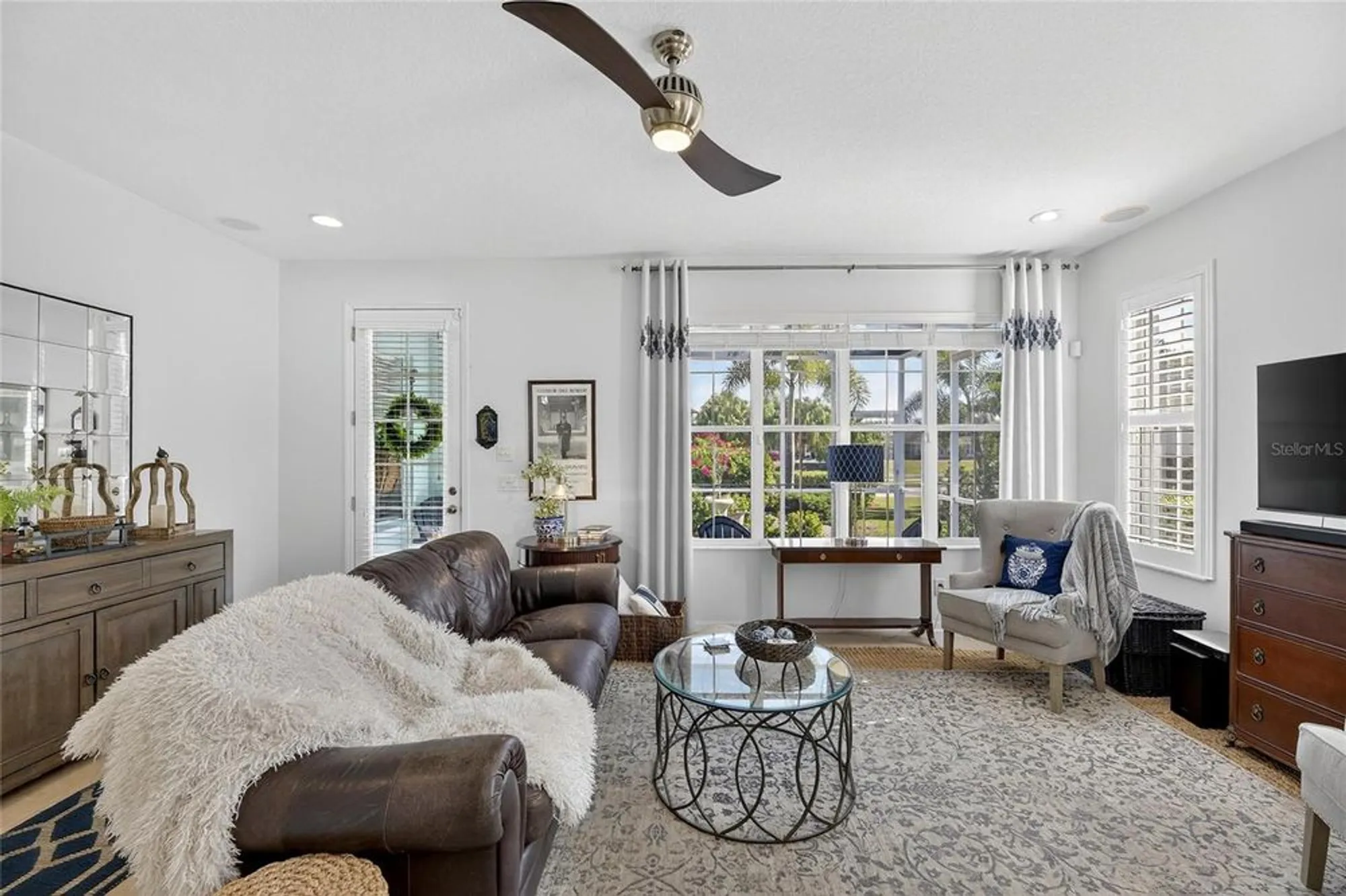 Property Slideshow image 11 of 100 | 5612 golden isles dr, Apollo Beach, FL, 33572