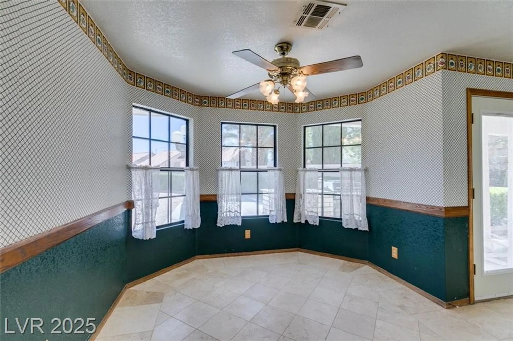 Property Slideshow image 19 of 74 | 5505 excelsior springs ln, Las Vegas, NV, 89130