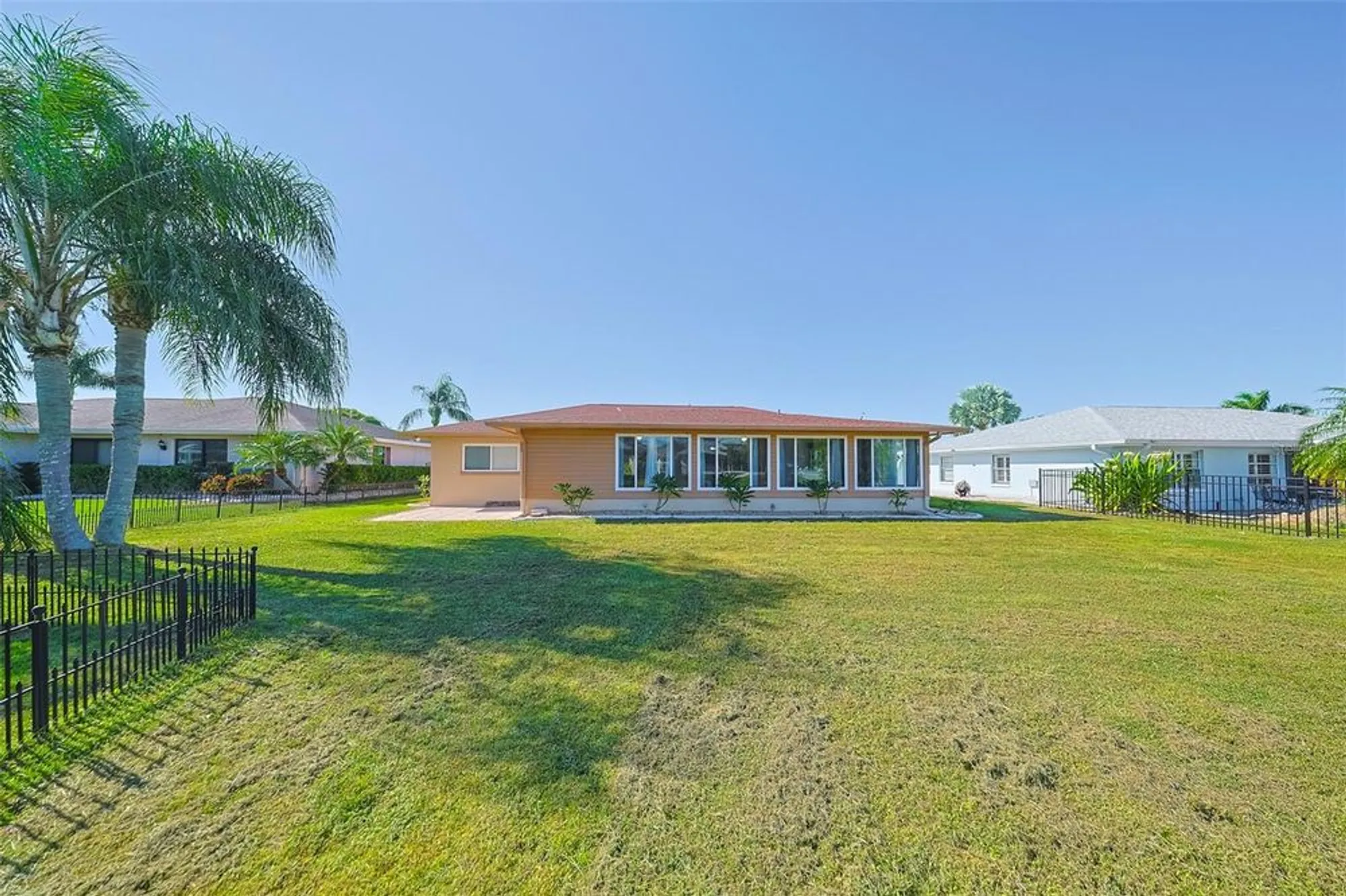 Property Slideshow image 30 of 39 | 627 fort duquesna dr, Sun City Center, FL, 33573