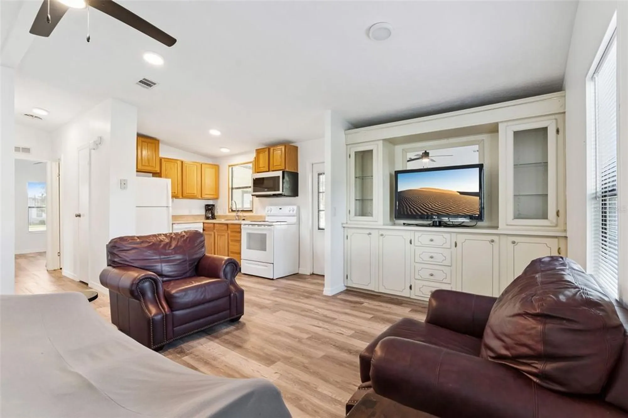 Property Slideshow image 8 of 42 | 24802 pine hl, Leesburg, FL, 34748