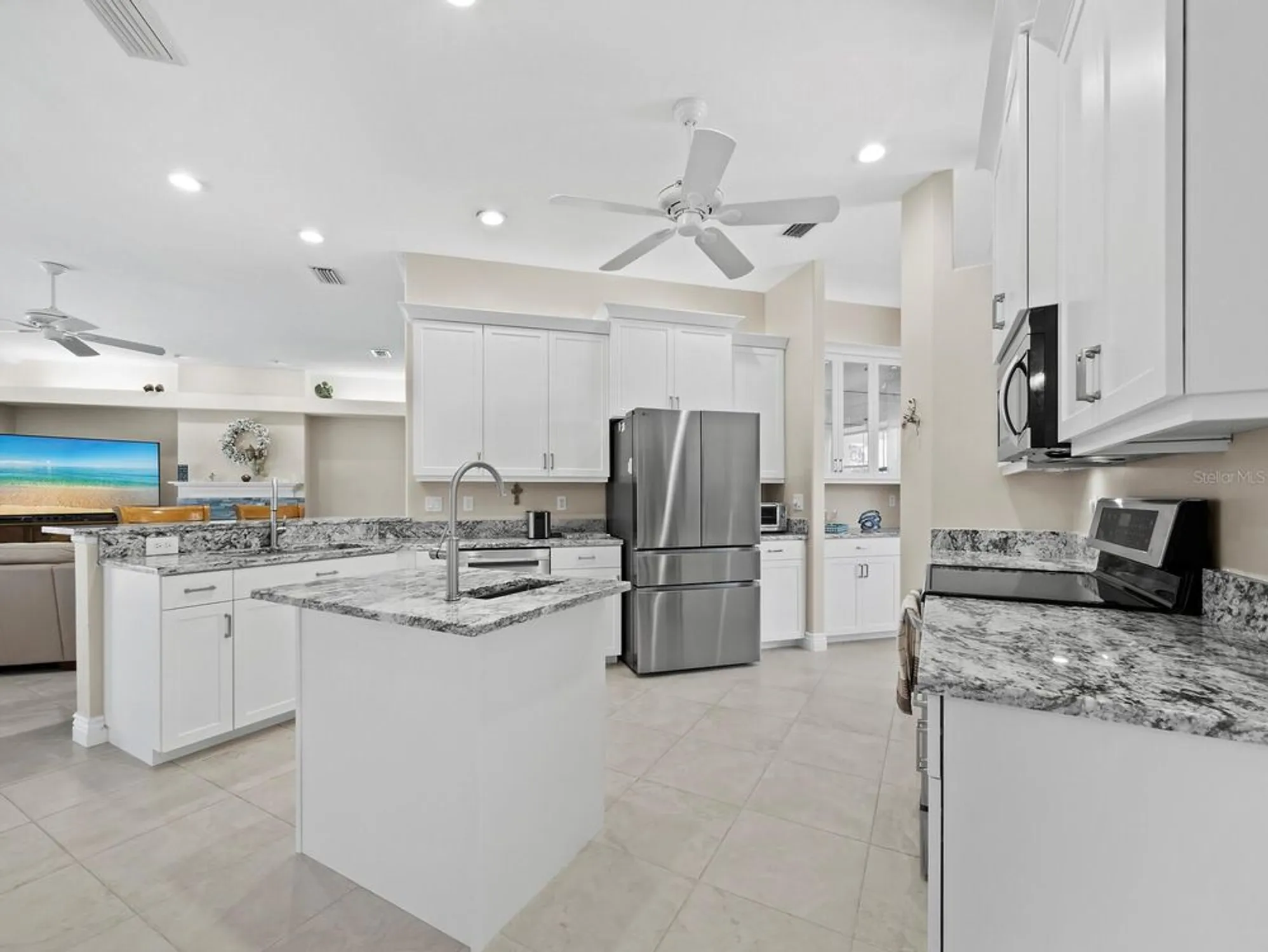 Property Slideshow image 12 of 60 | 6643 butlers crest dr, Bradenton, FL, 34203