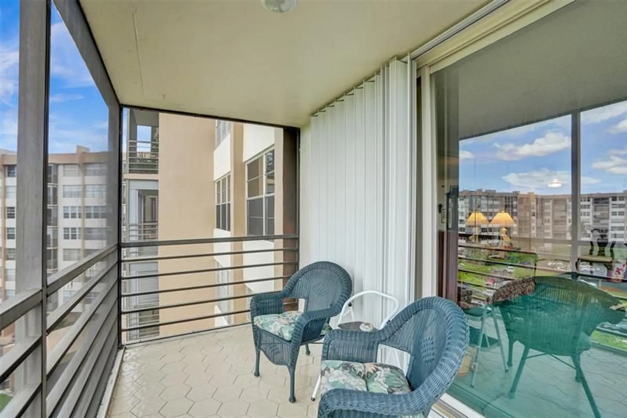 Property Slideshow image 22 of 71 | 1100 saint charles pl 612, Pembroke Pines, FL, 33026