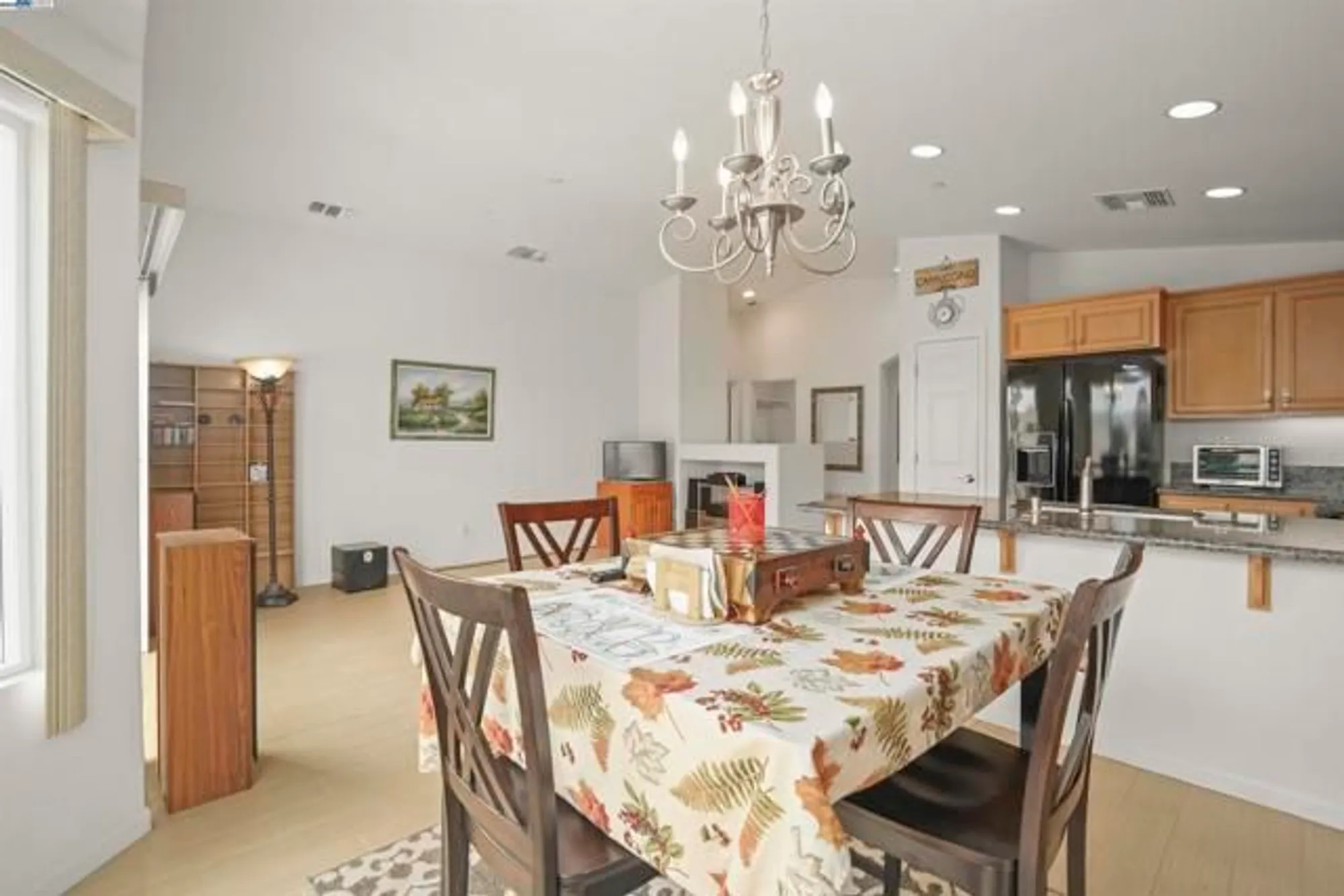 Property Slideshow image 11 of 40 | 422 saddle rock ln, Rio Vista, CA, 94571