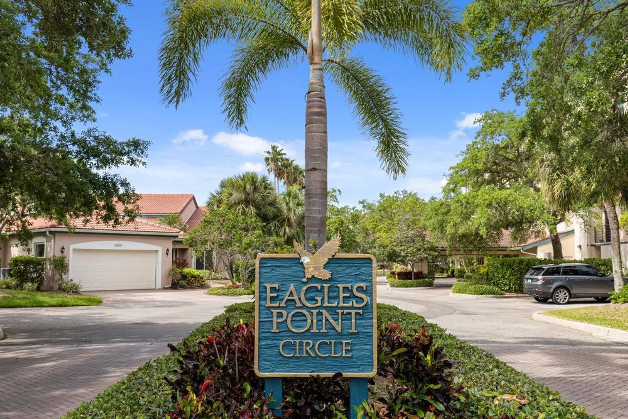 Property Slideshow image 35 of 52 | 5400 eagles point cir apt 405, Sarasota, FL, 34231