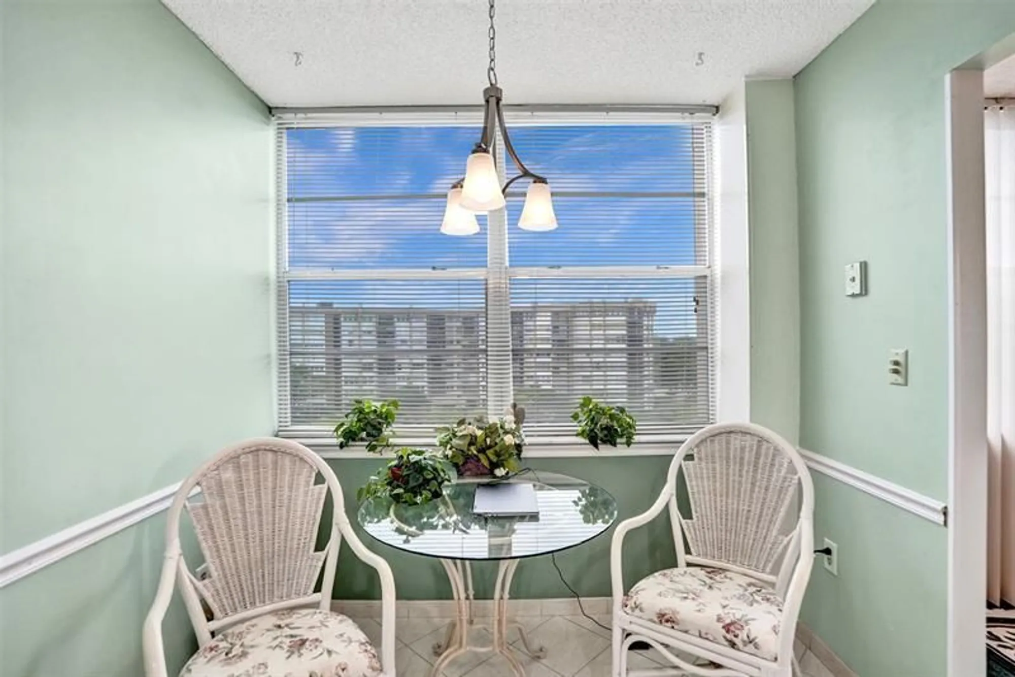 Property Slideshow image 2 of 71 | 1100 saint charles pl 612, Pembroke Pines, FL, 33026
