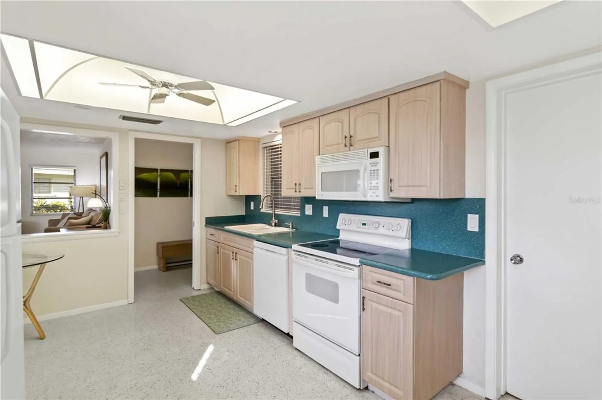 Property Slideshow image 39 of 66 | 3220 southfield ln 810, Sarasota, FL, 34239