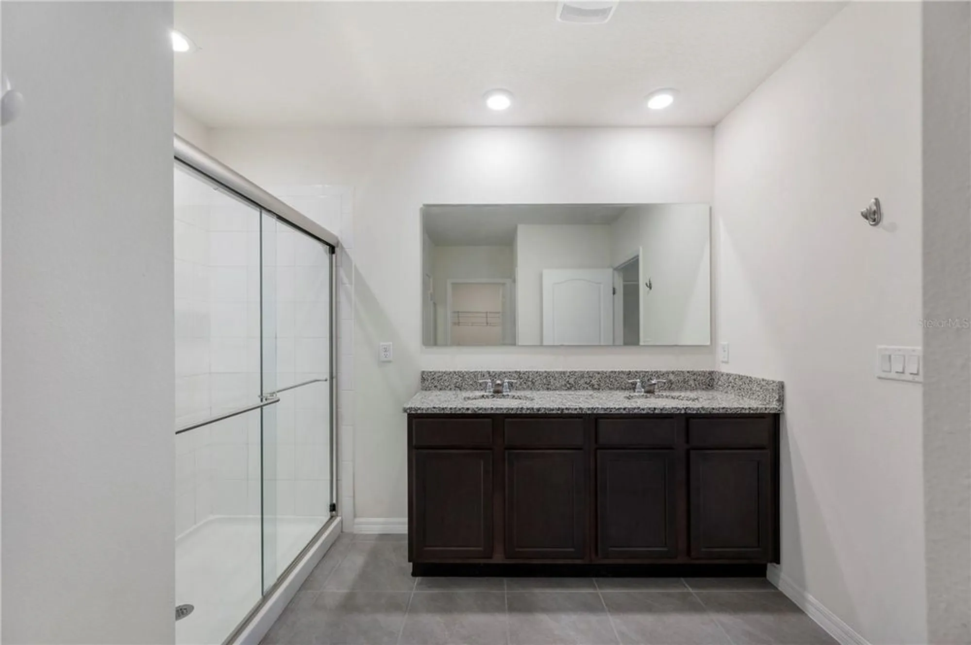 Property Slideshow image 29 of 41 | 2719 grandbury grove rd, Lakeland, FL, 33811