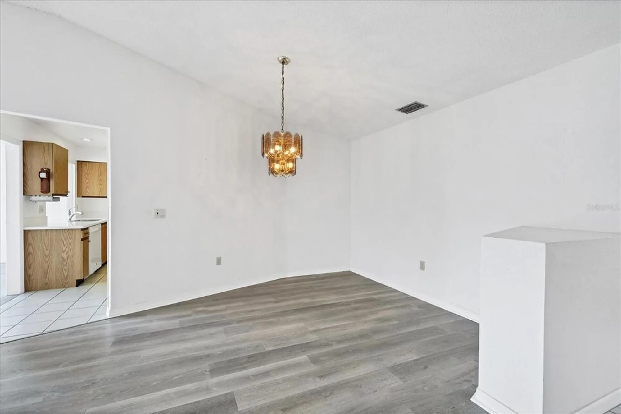 Property Slideshow image 10 of 55 | 606 chestnut ln, Englewood, FL, 34223