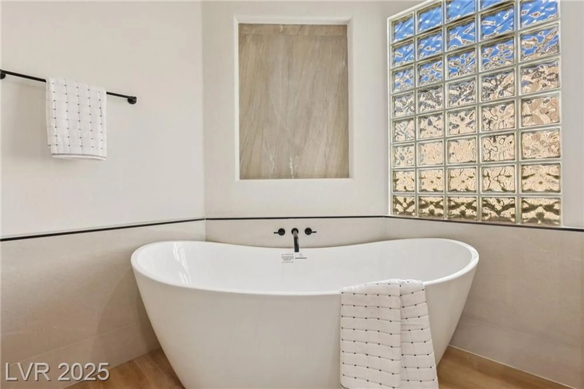 Property Slideshow image 68 of 96 | 10480 premia pl, Las Vegas, NV, 89135