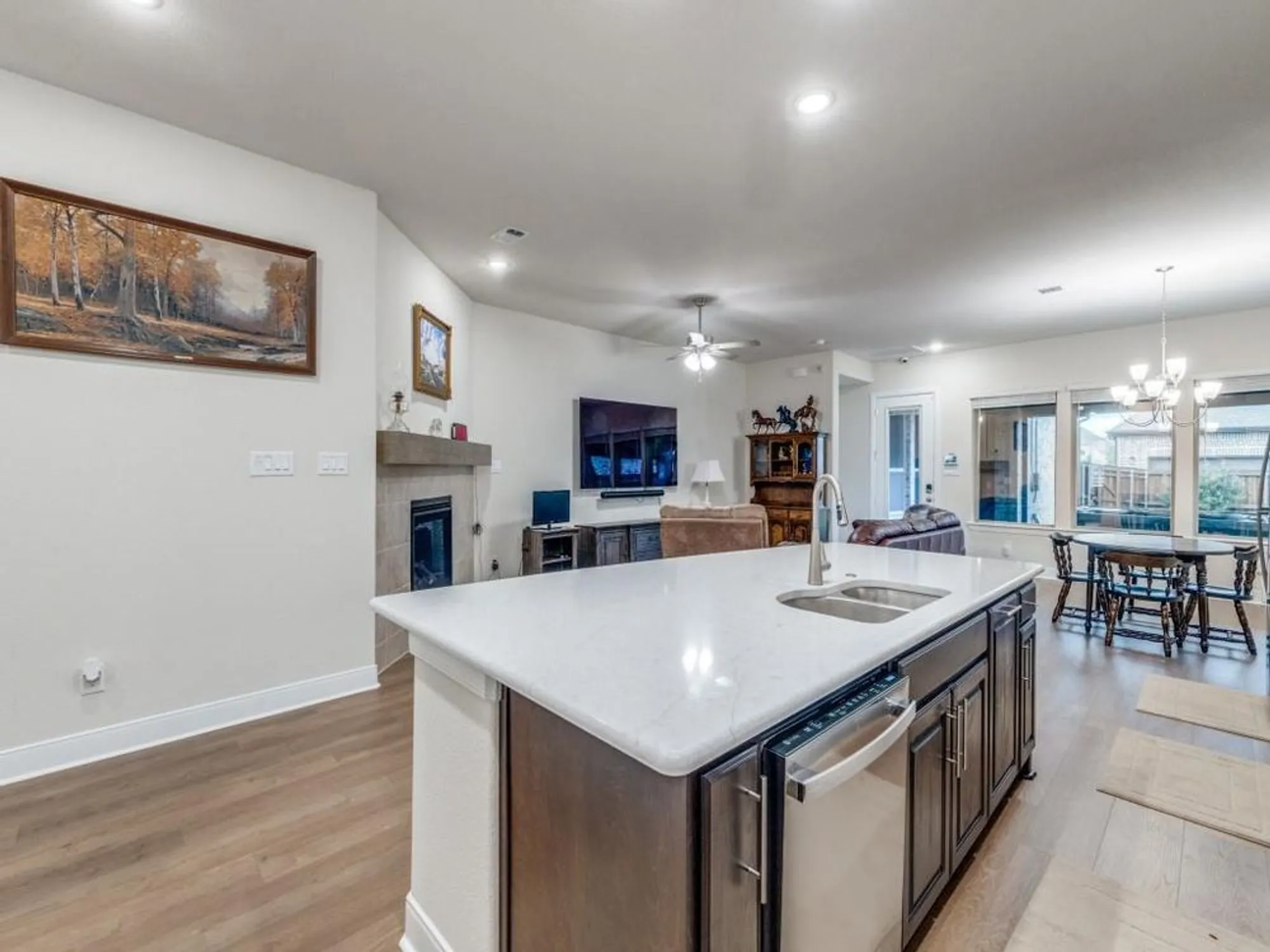 Property Slideshow image 7 of 25 | 4805 blackhawk green ct, Arlington, TX, 76005