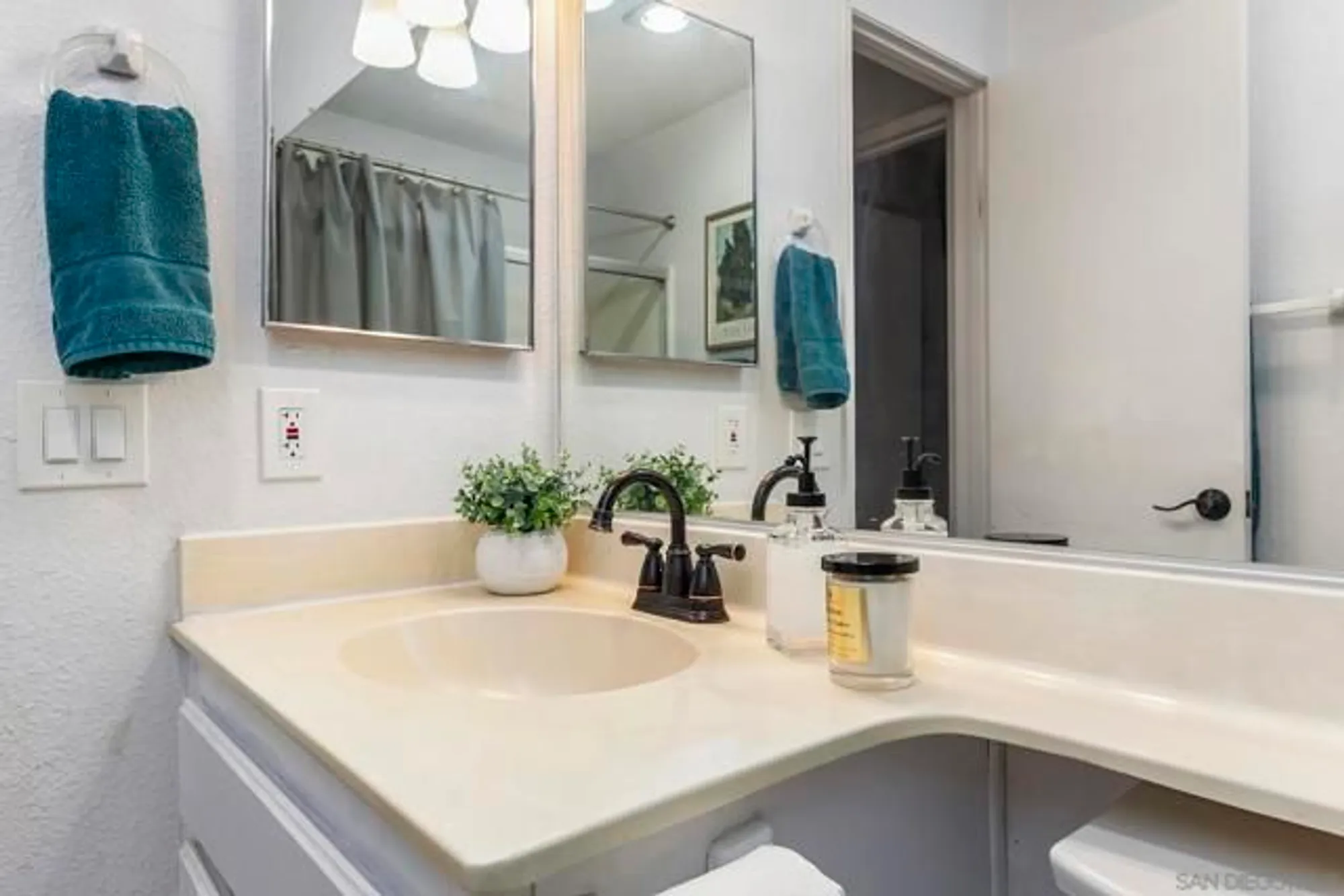 Property Slideshow image 21 of 29 | 6350 genesee ave 108, San Diego, CA, 92122