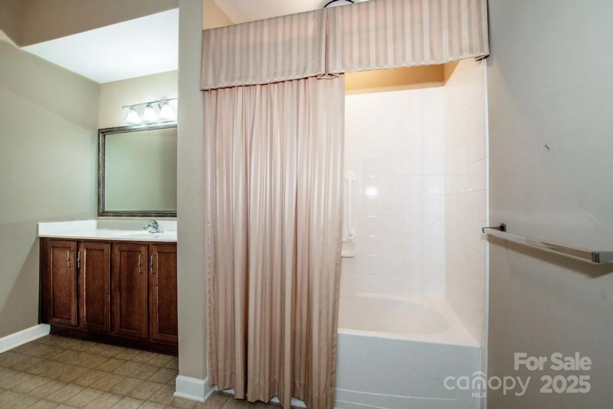 Property Slideshow image 22 of 25 | 4733 polo gate blvd, Charlotte, NC, 28216