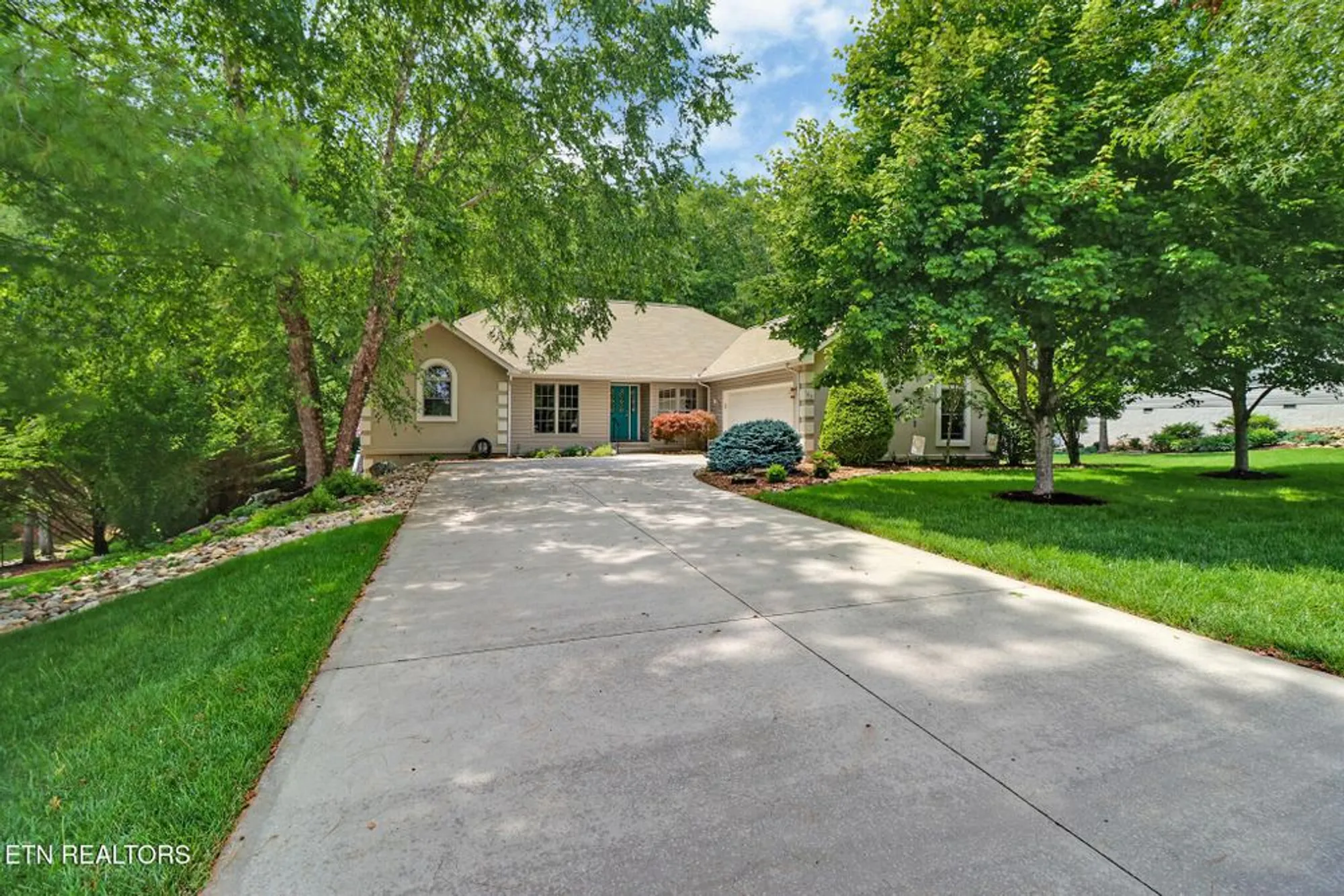 Property Slideshow image 3 of 46 | 169 forest view dr, Crossville, TN, 38558