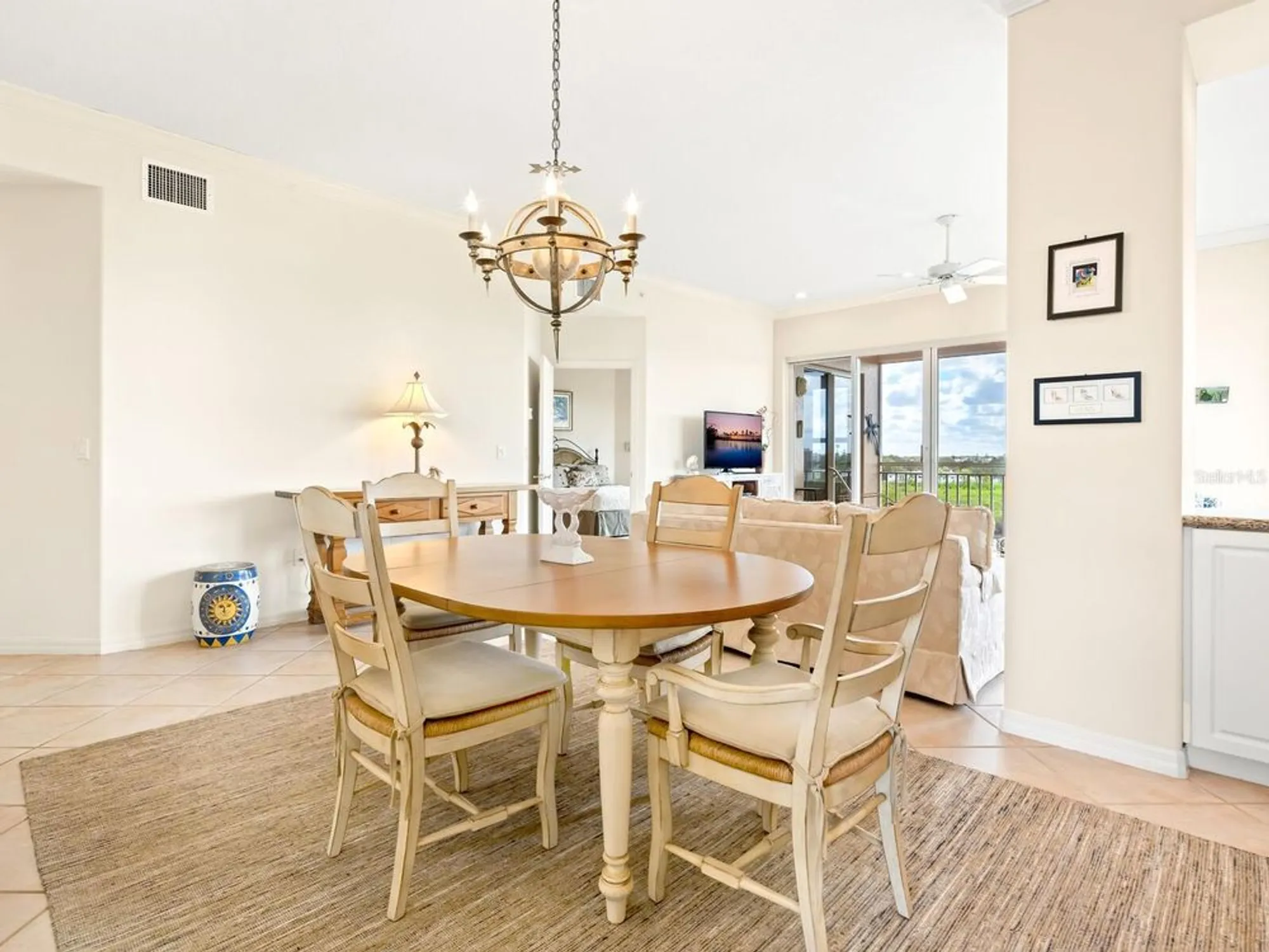 Property Slideshow image 10 of 38 | 5440 eagles point cir 405, Sarasota, FL, 34231