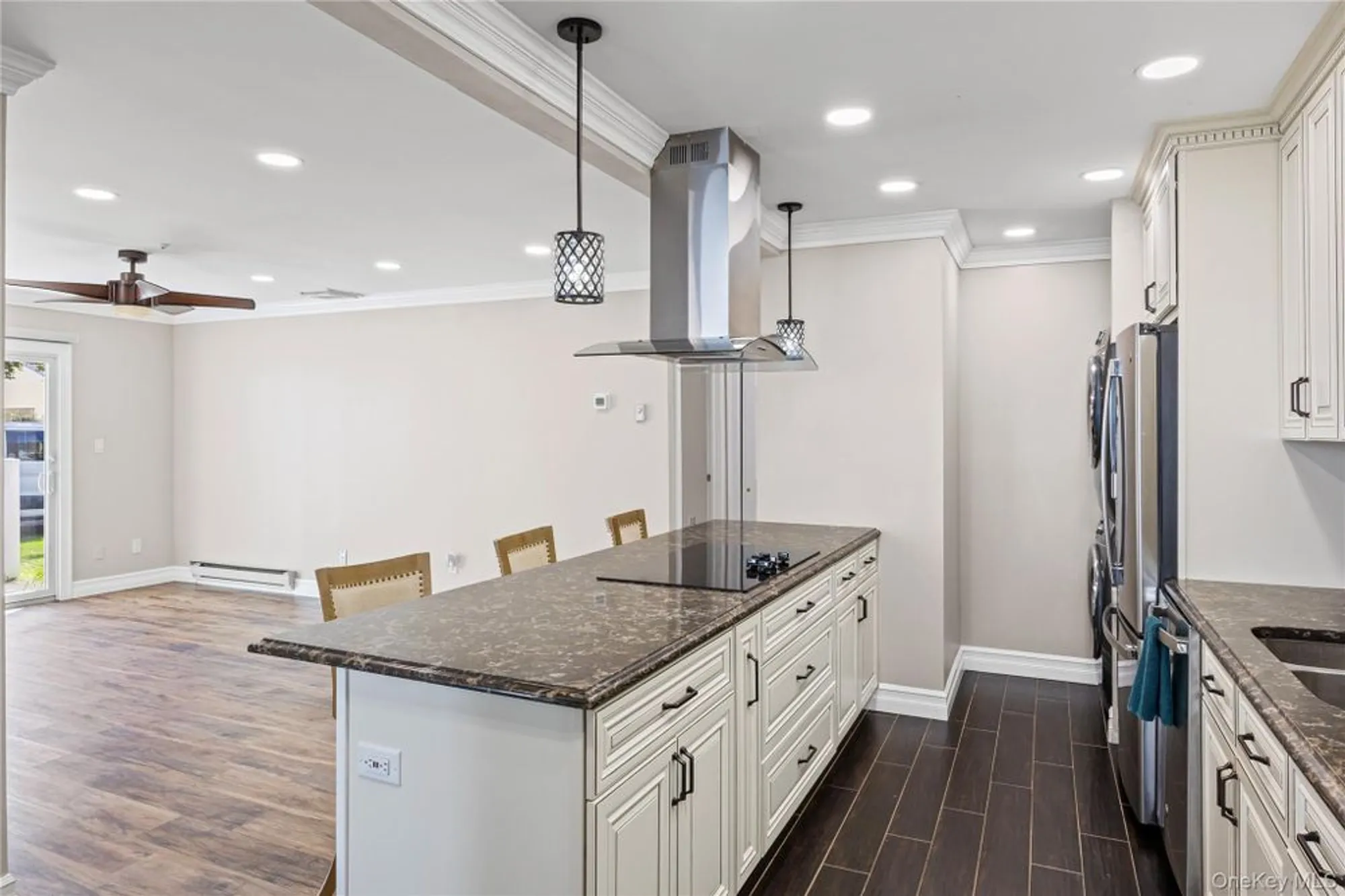 Property Slideshow image 5 of 35 | 204 bentley ct 204, Smithtown, NY, 11780