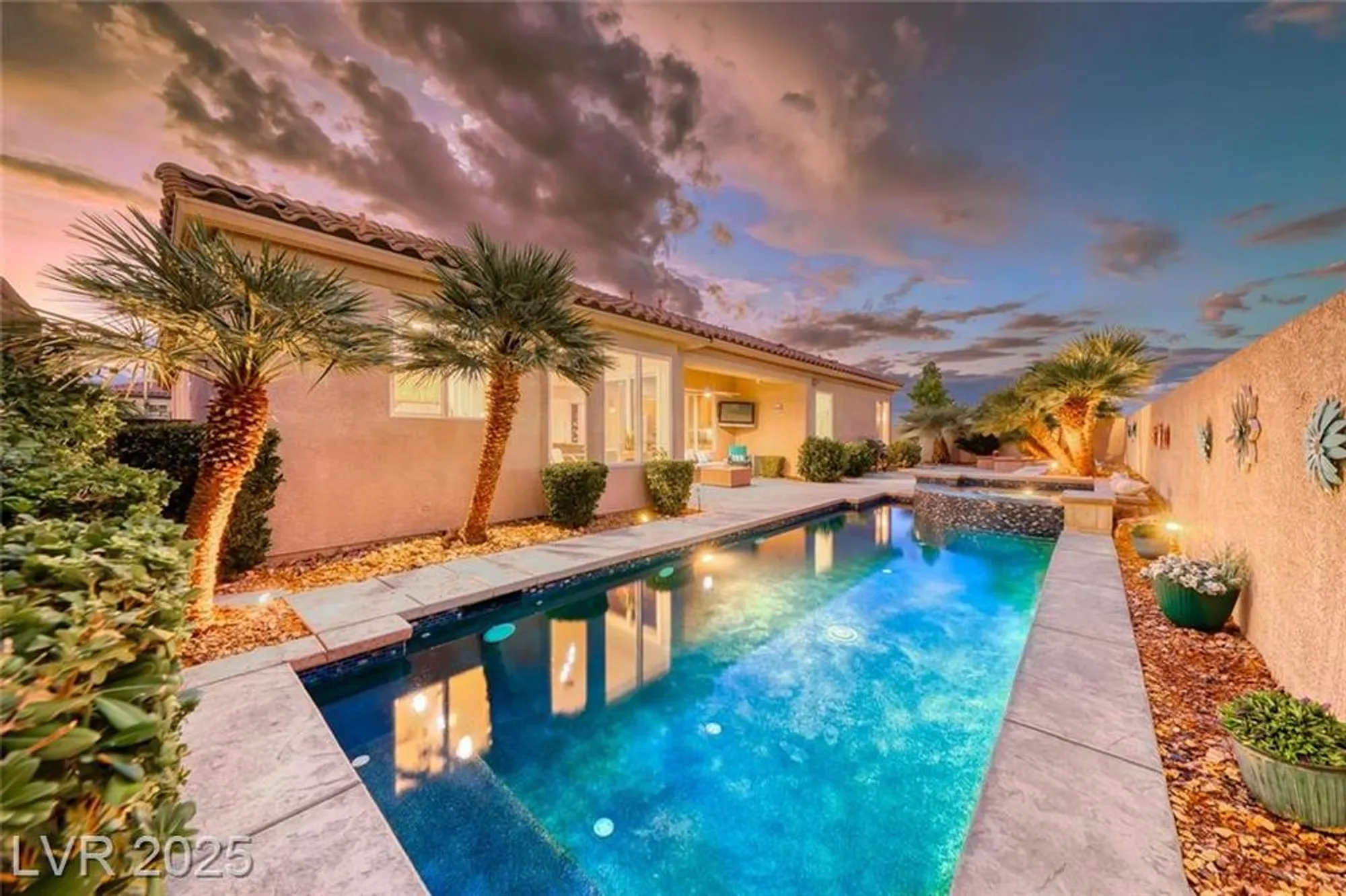 Property Slideshow image 13 of 67 | 2142 sandstone cliffs dr, Henderson, NV, 89044