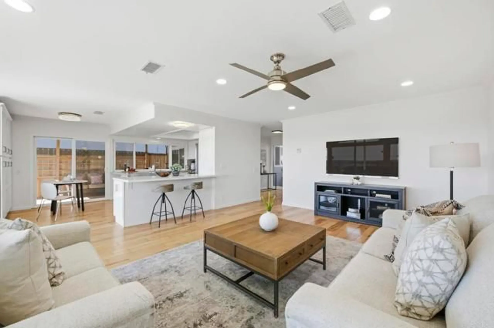 Property Slideshow image 7 of 39 | 3890 vista campana 39, Oceanside, CA, 92057