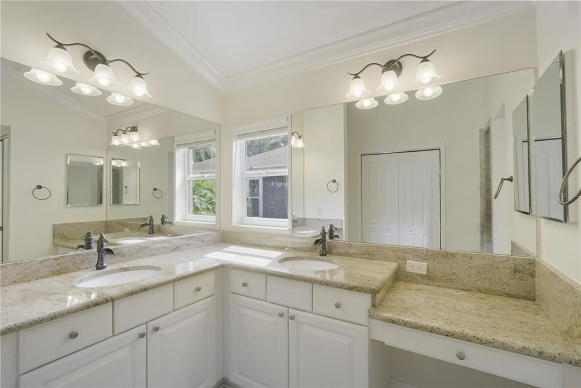 Property Slideshow image 26 of 44 | 445 society hill cir, The Villages, FL, 32162