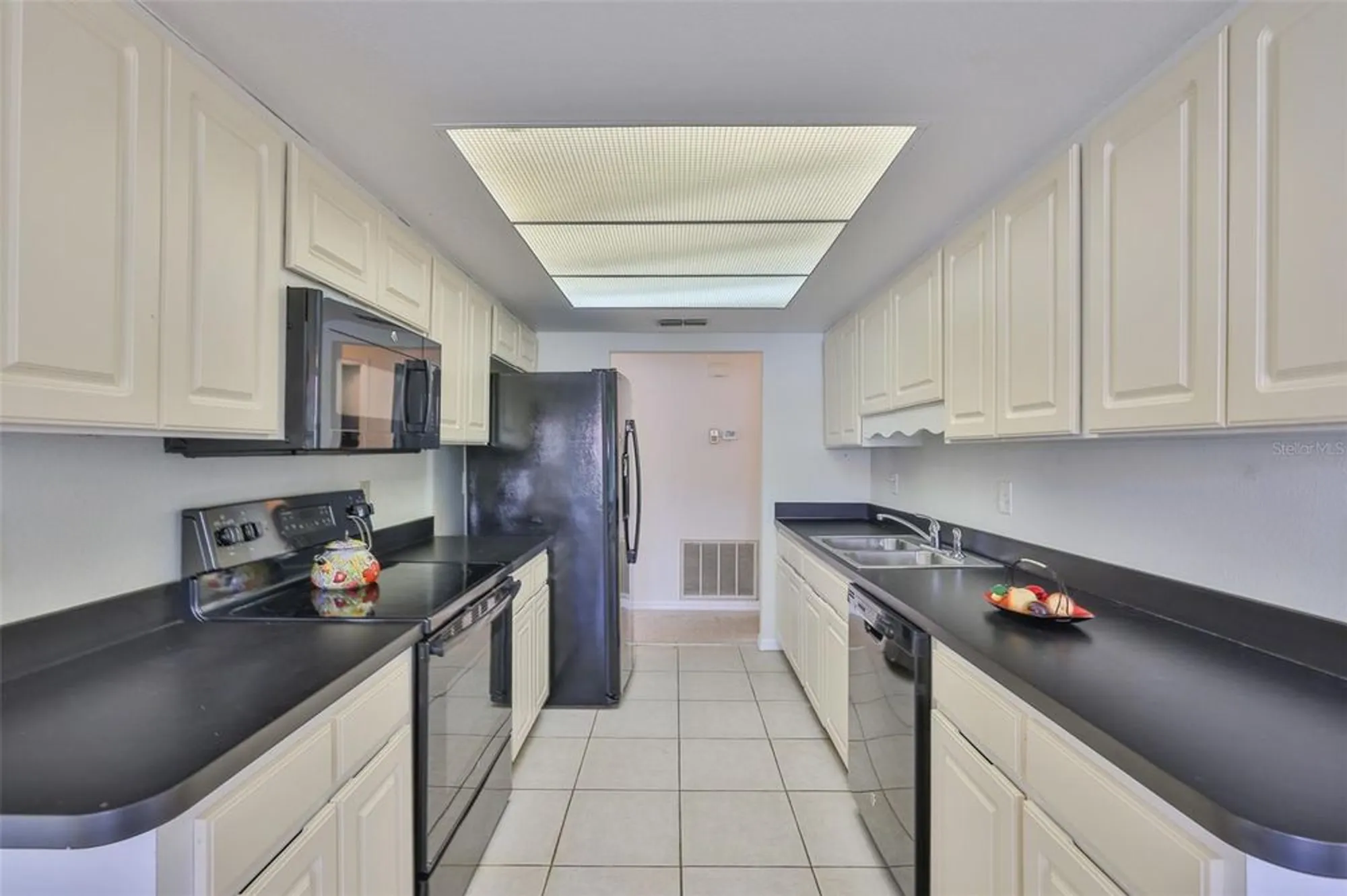 Property Slideshow image 13 of 22 | 1709 s pebble beach blvd, Sun City Center, FL, 33573