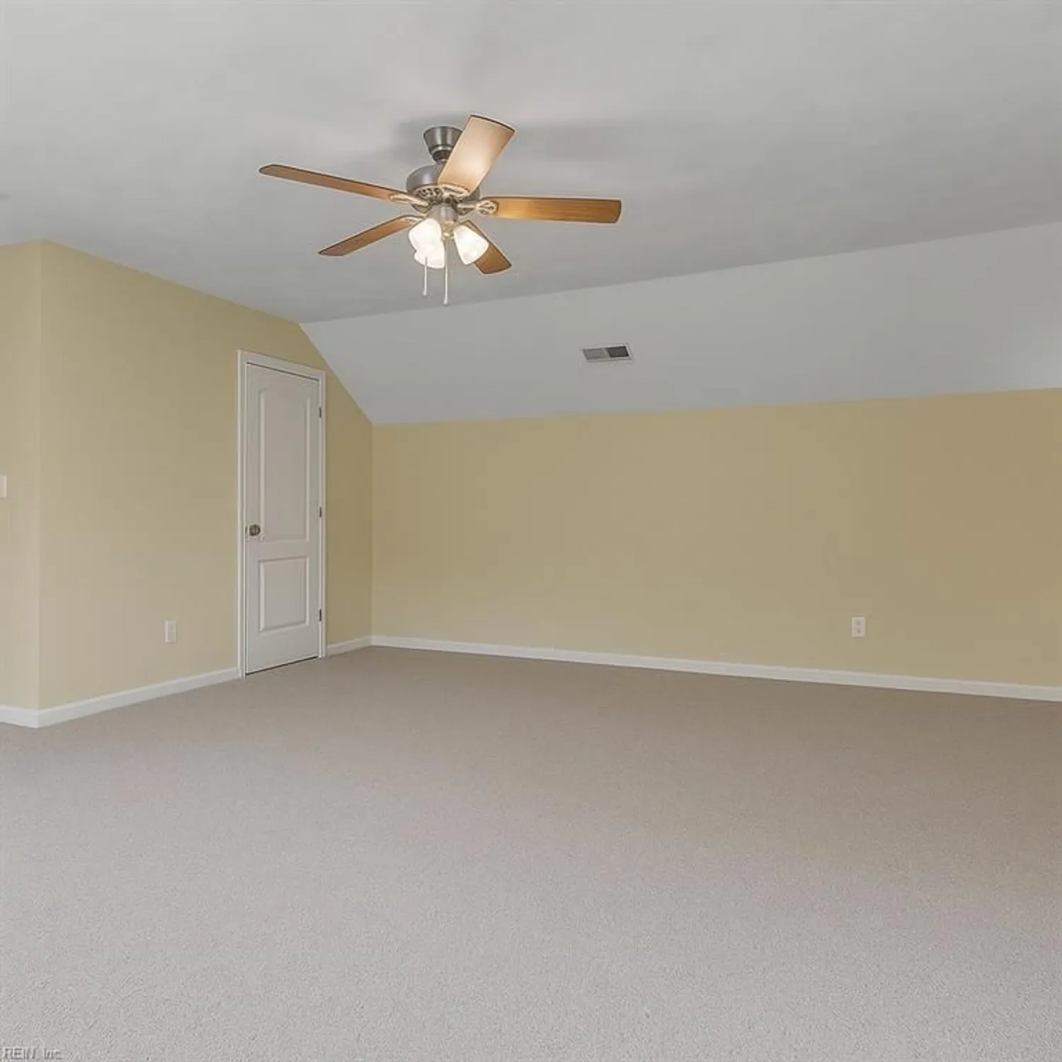 Property Slideshow image 10 of 14 | 817 nicholson ct, Chesapeake, VA, 23320