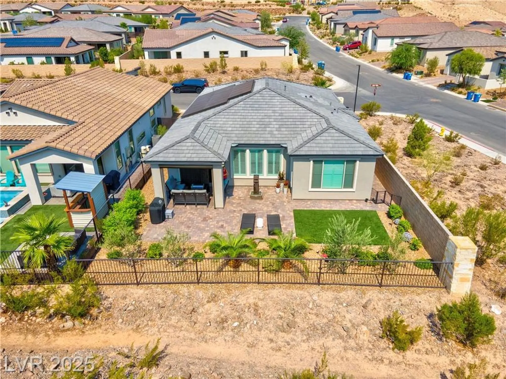 Property Slideshow image 47 of 69 | 124 lake oasis st, Henderson, NV, 89011