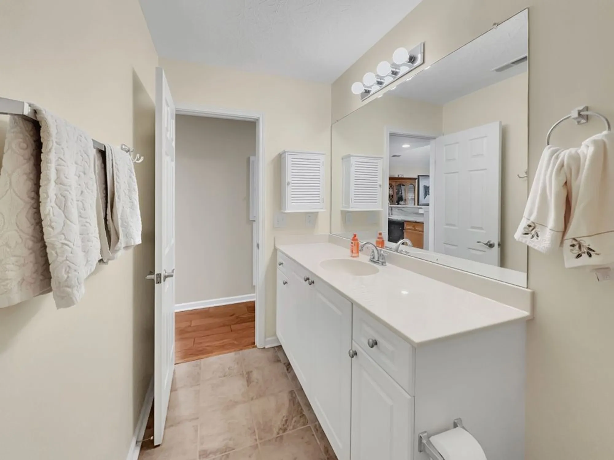 Property Slideshow image 26 of 30 | 395 devon chase hl unit 3804, Gallatin, TN, 37066