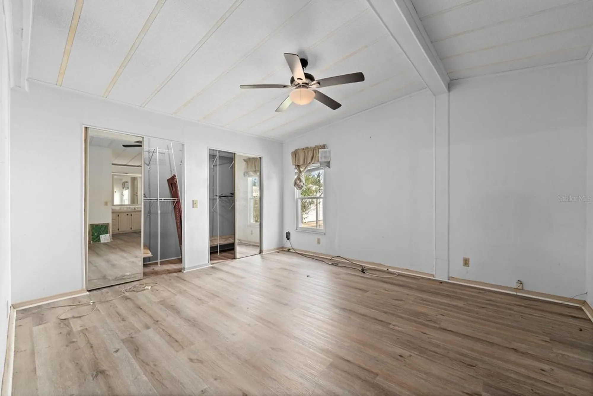 Property Slideshow image 12 of 28 | 5082 fox cliff dr, Lakeland, FL, 33810