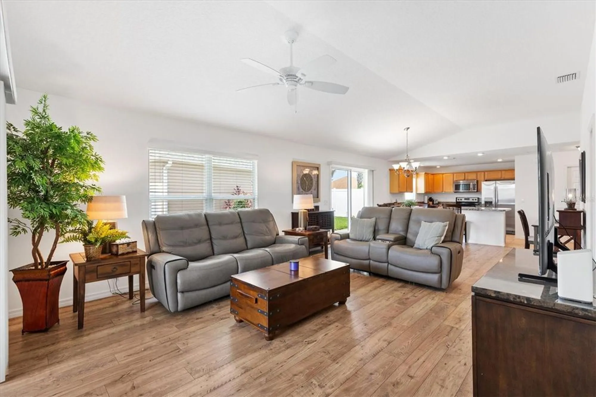 Property Slideshow image 10 of 27 | 3331 overland ter, The Villages, FL, 32163